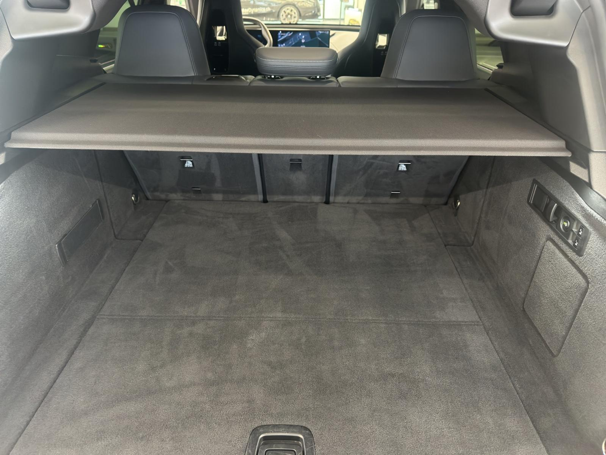 listing desktop thumbnail image 21