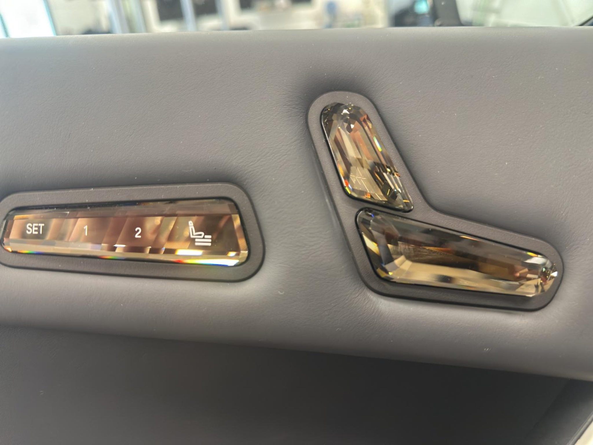 listing desktop thumbnail image 17