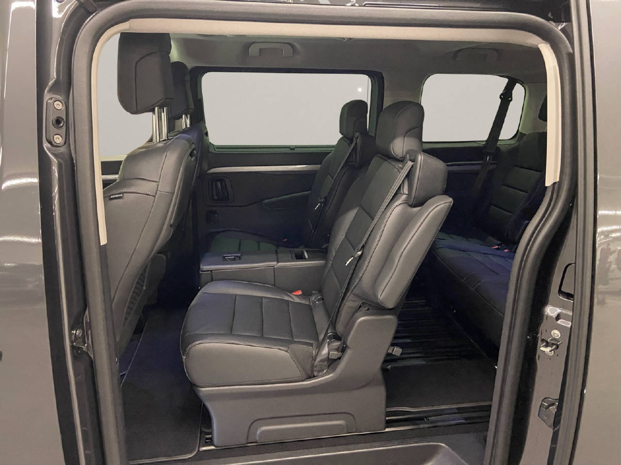 listing desktop thumbnail image 10