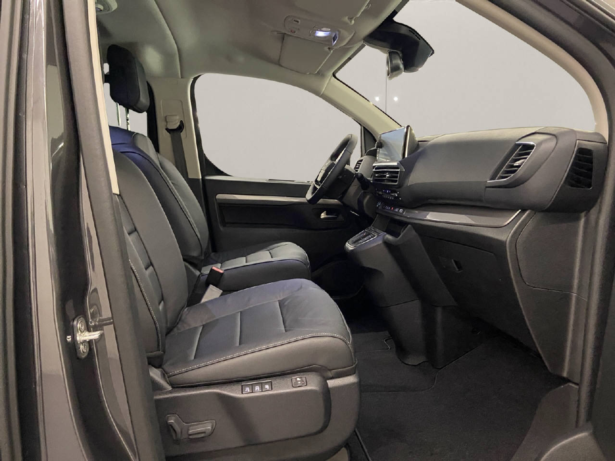 listing desktop thumbnail image 11