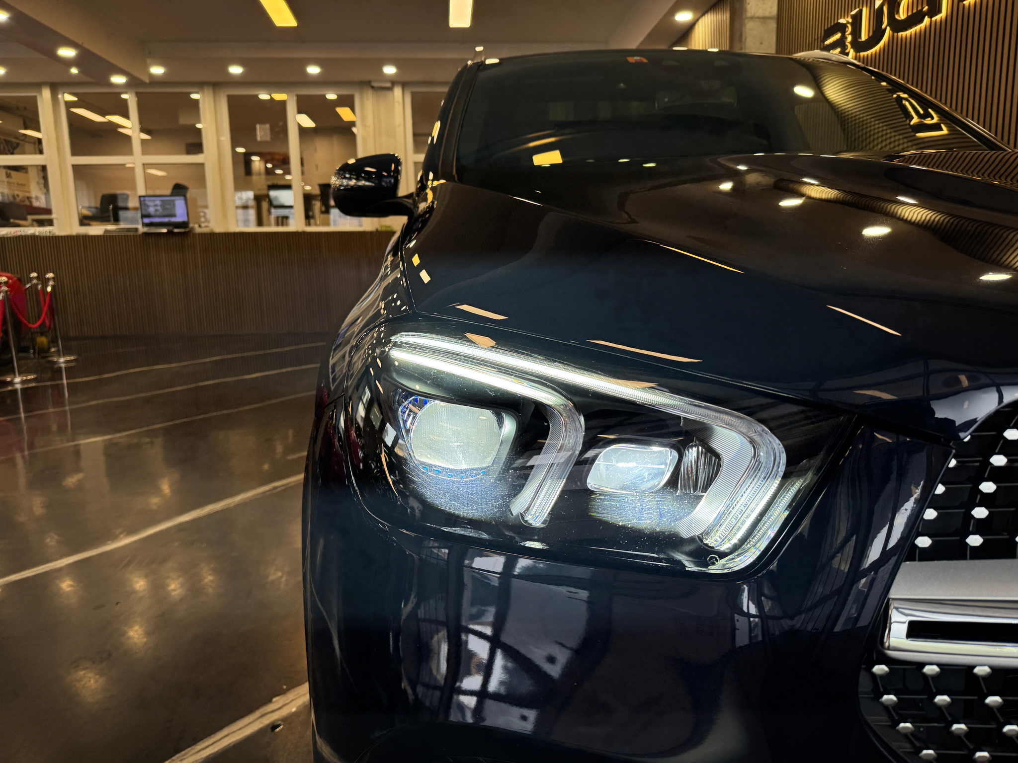 listing desktop thumbnail image 4