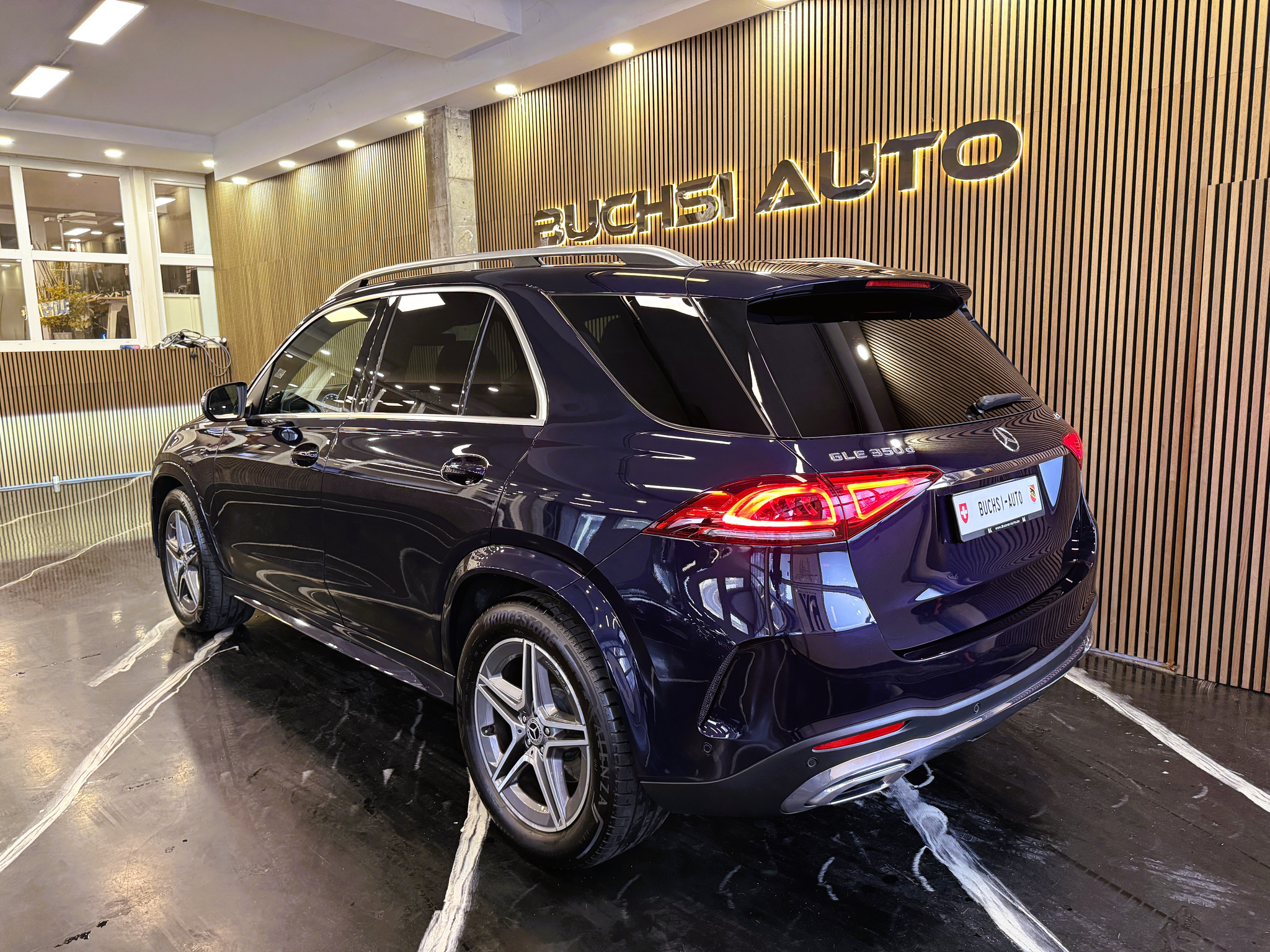 listing desktop thumbnail image 10