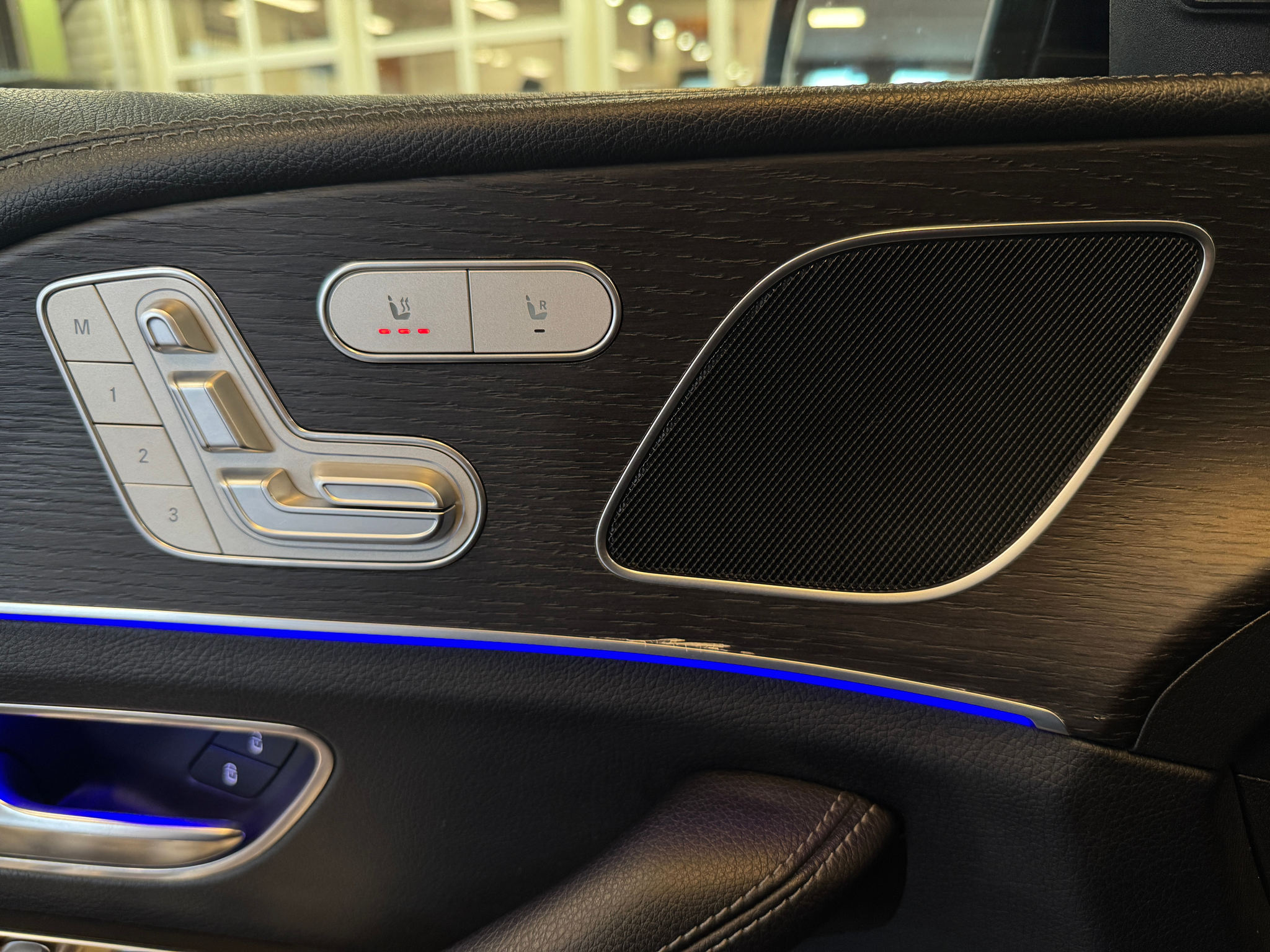 listing desktop thumbnail image 14