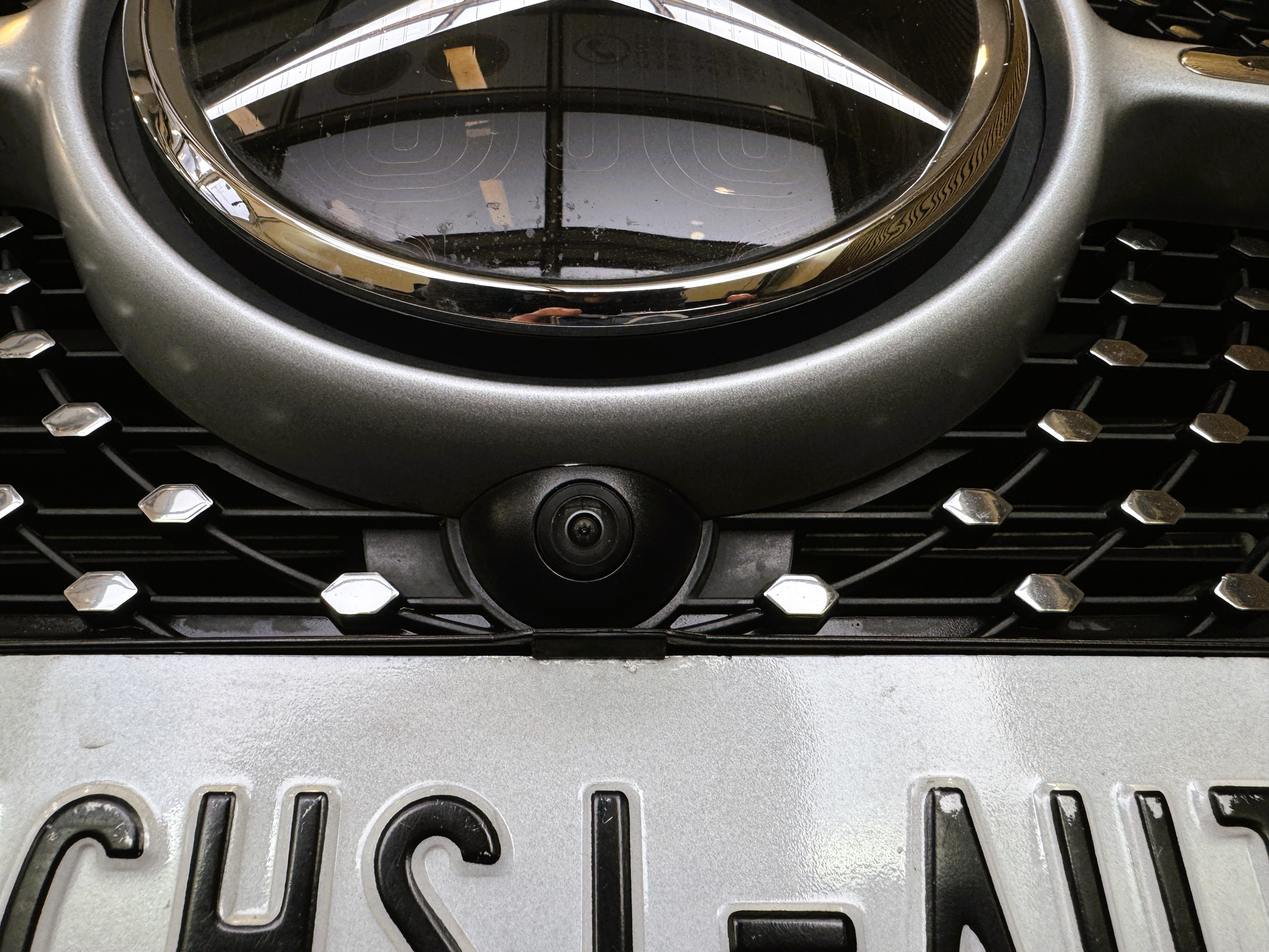 listing desktop thumbnail image 3