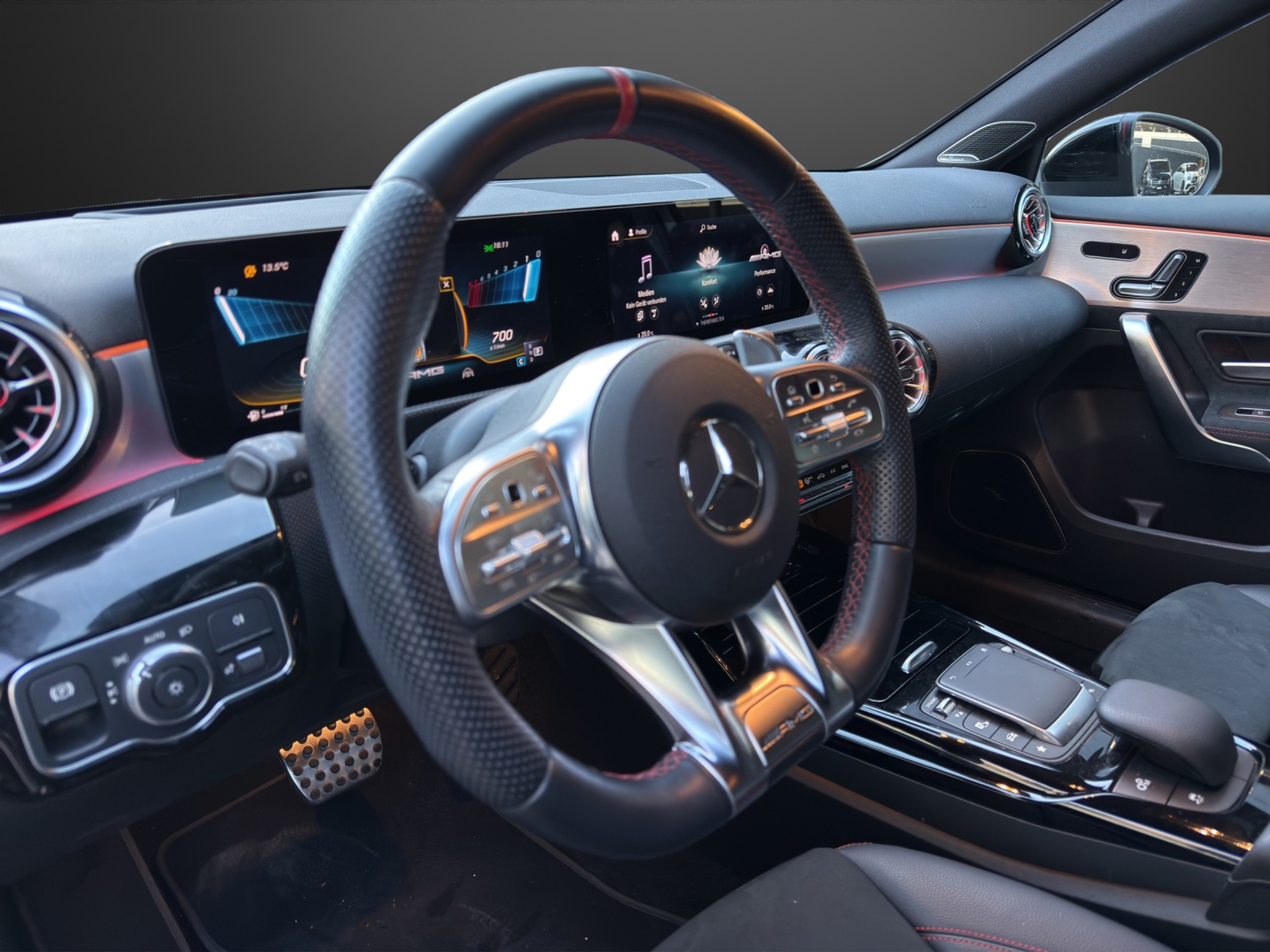 listing desktop thumbnail image 9