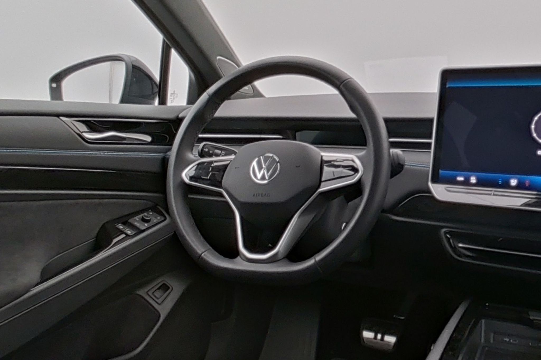 listing desktop thumbnail image 9