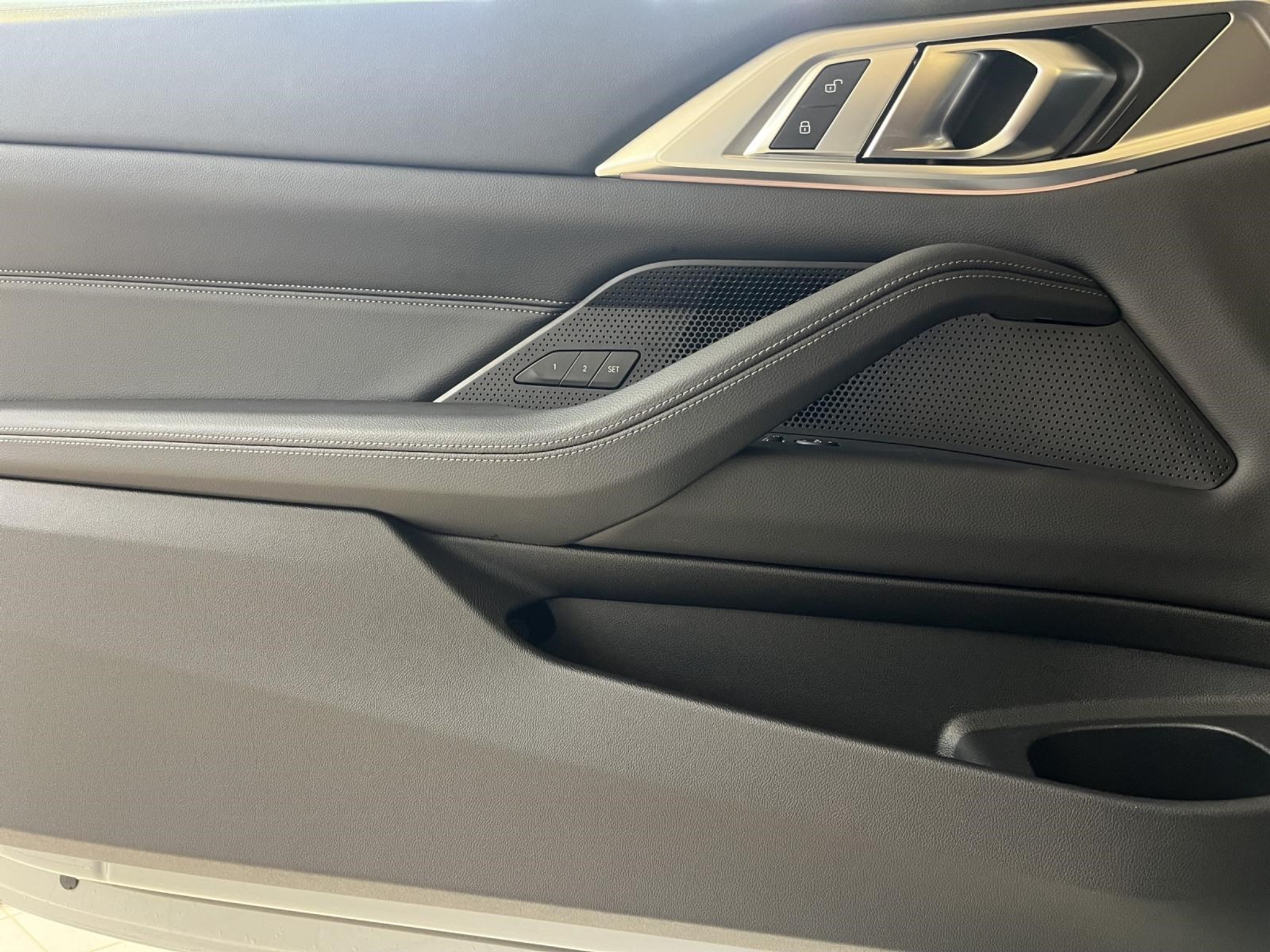 listing desktop thumbnail image 14