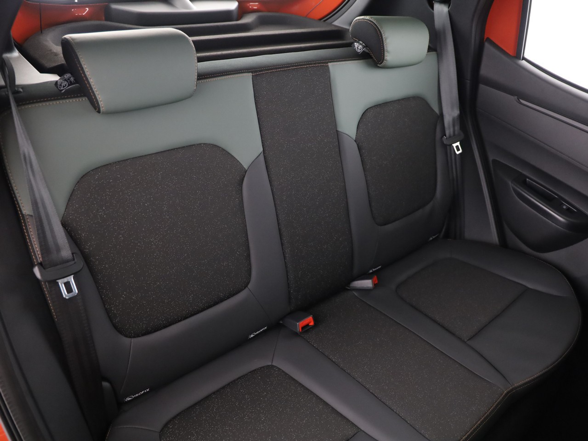 listing desktop thumbnail image 7