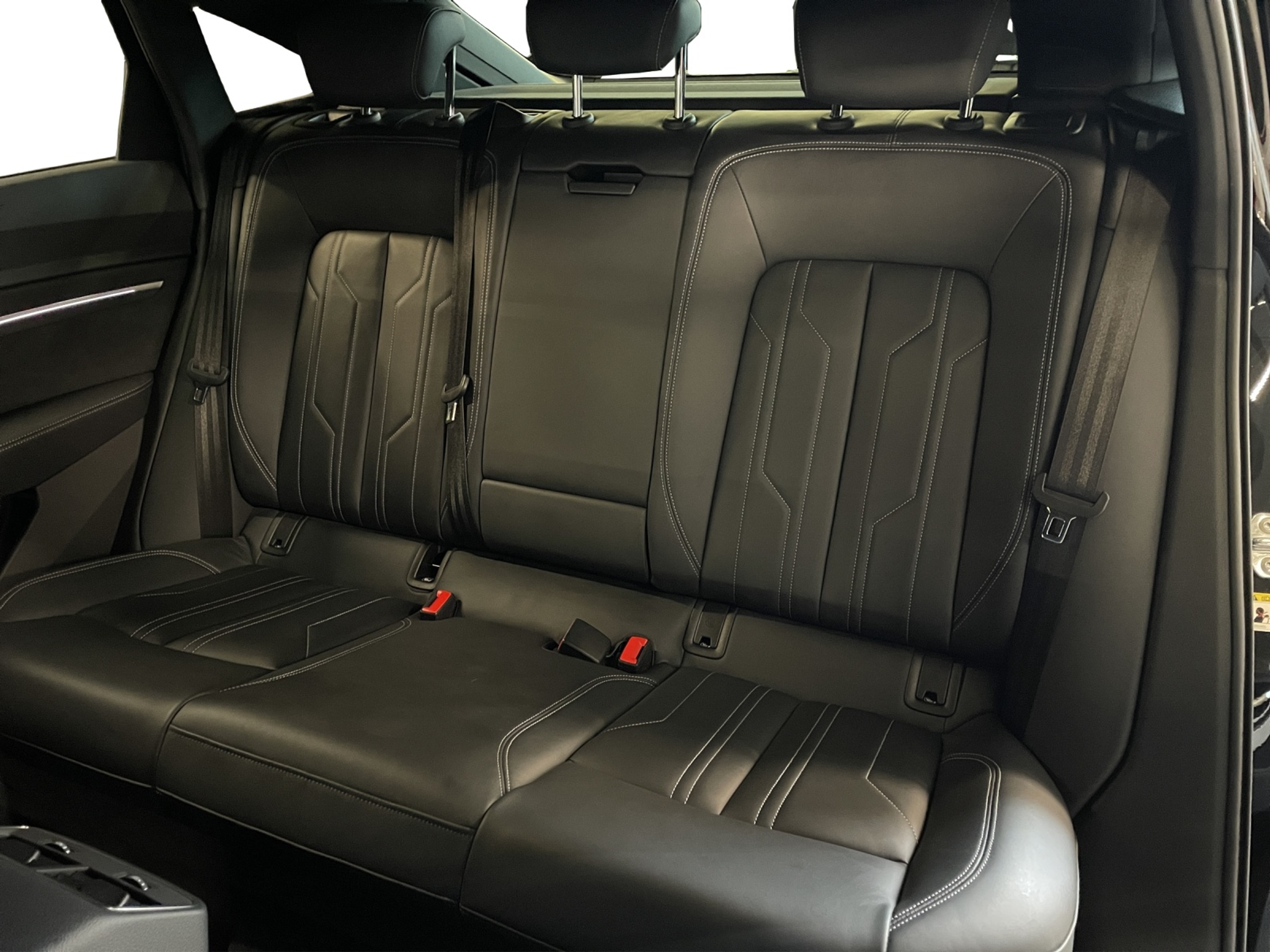 listing desktop thumbnail image 11