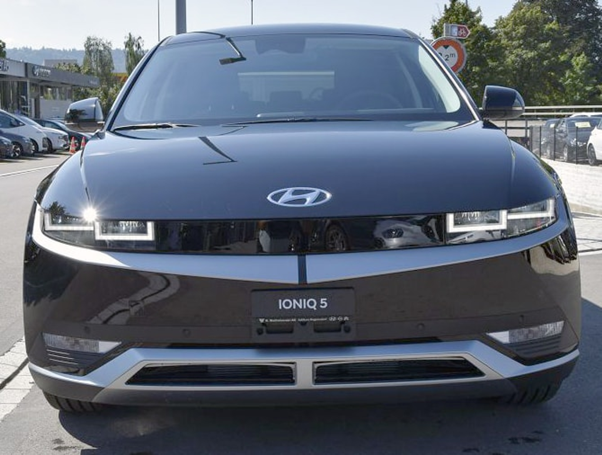 listing desktop thumbnail image 1