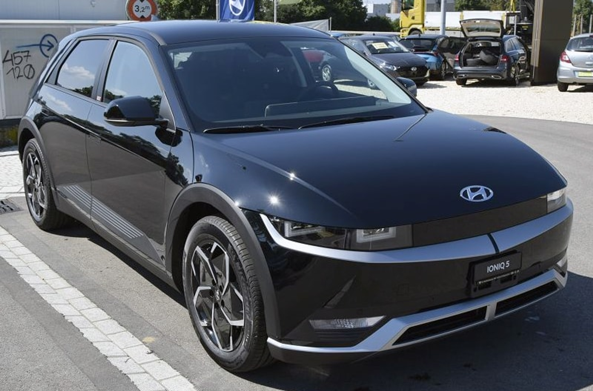 listing desktop thumbnail image 2