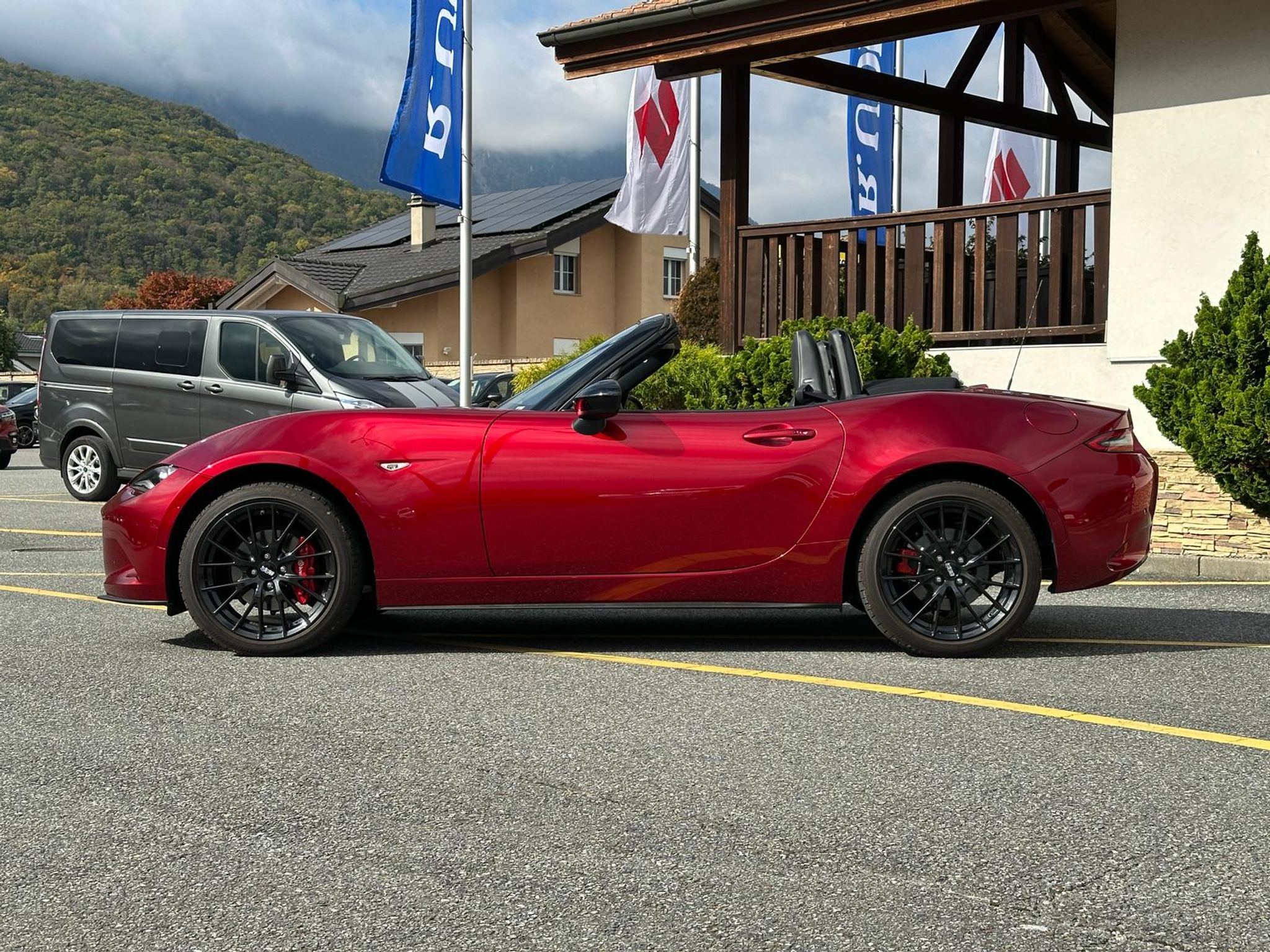 listing desktop thumbnail image 1