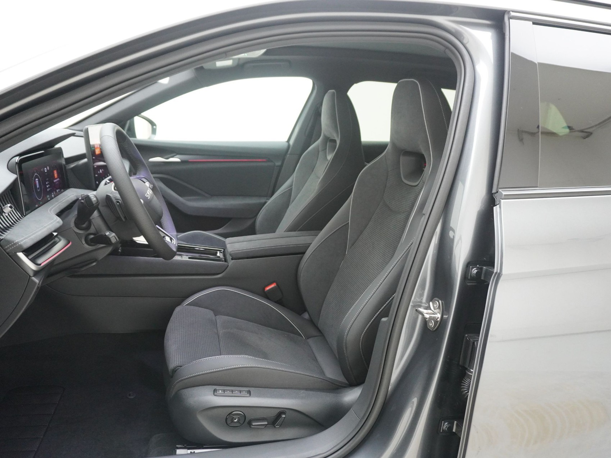 listing desktop thumbnail image 12