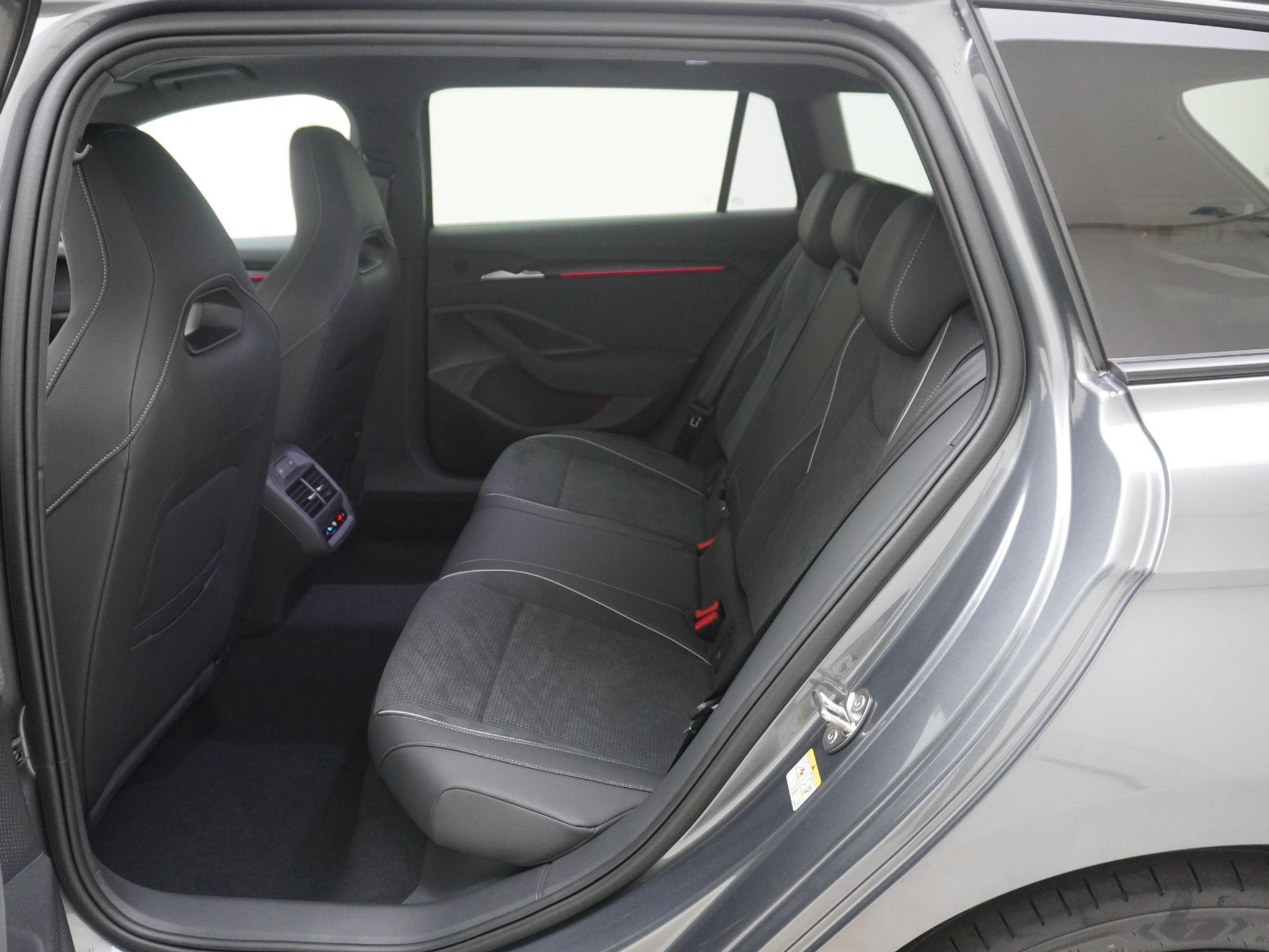 listing desktop thumbnail image 13