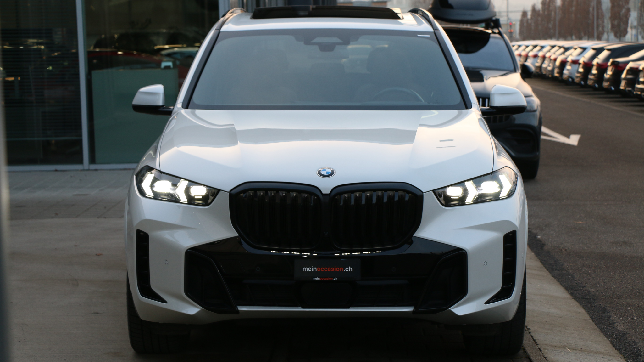 listing desktop thumbnail image 9