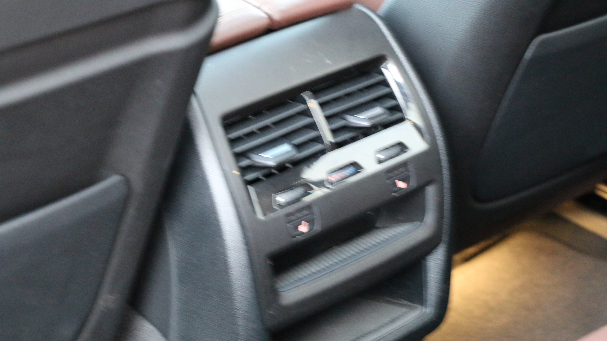 listing desktop thumbnail image 24