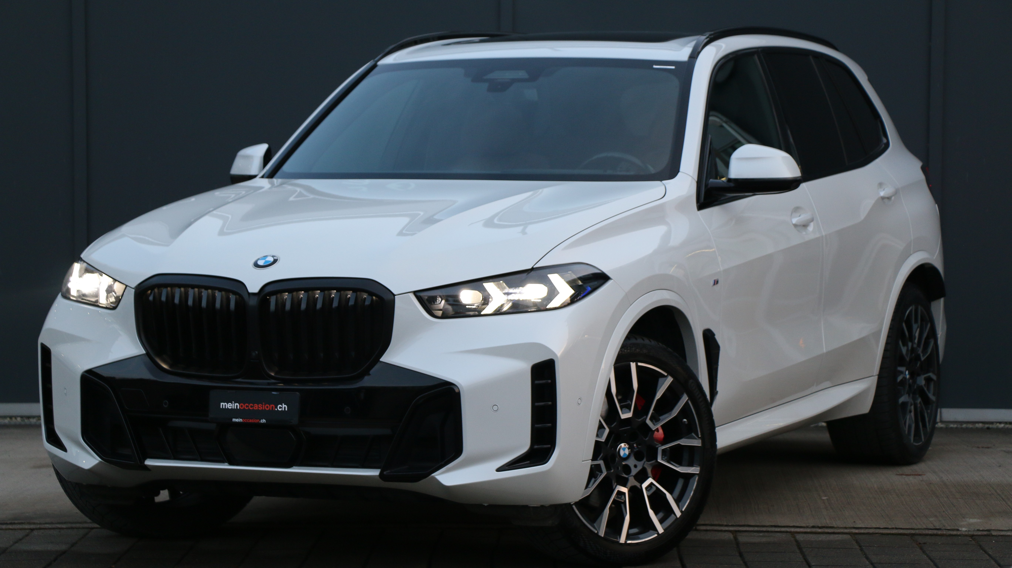 listing desktop thumbnail image 1