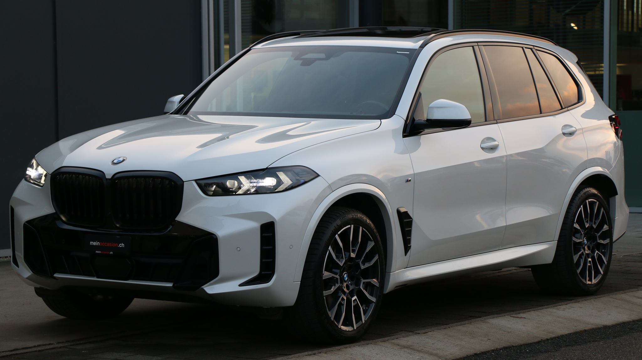 listing desktop thumbnail image 29