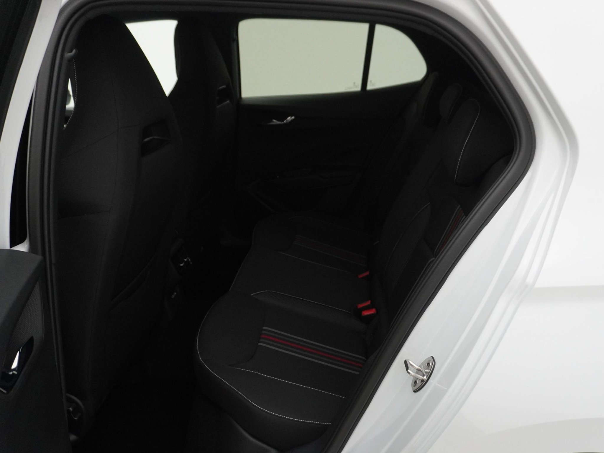 listing desktop thumbnail image 13