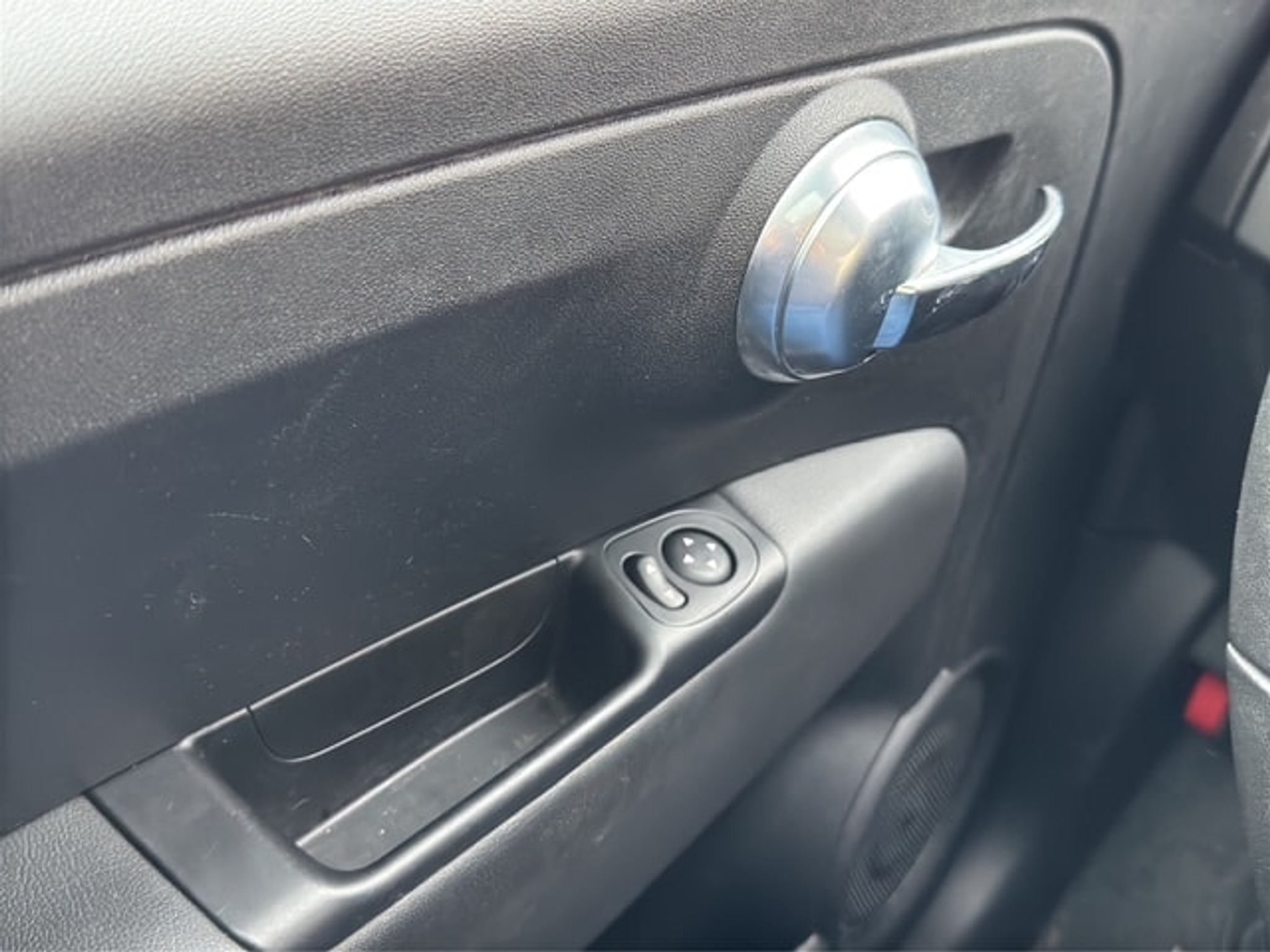 listing desktop thumbnail image 19