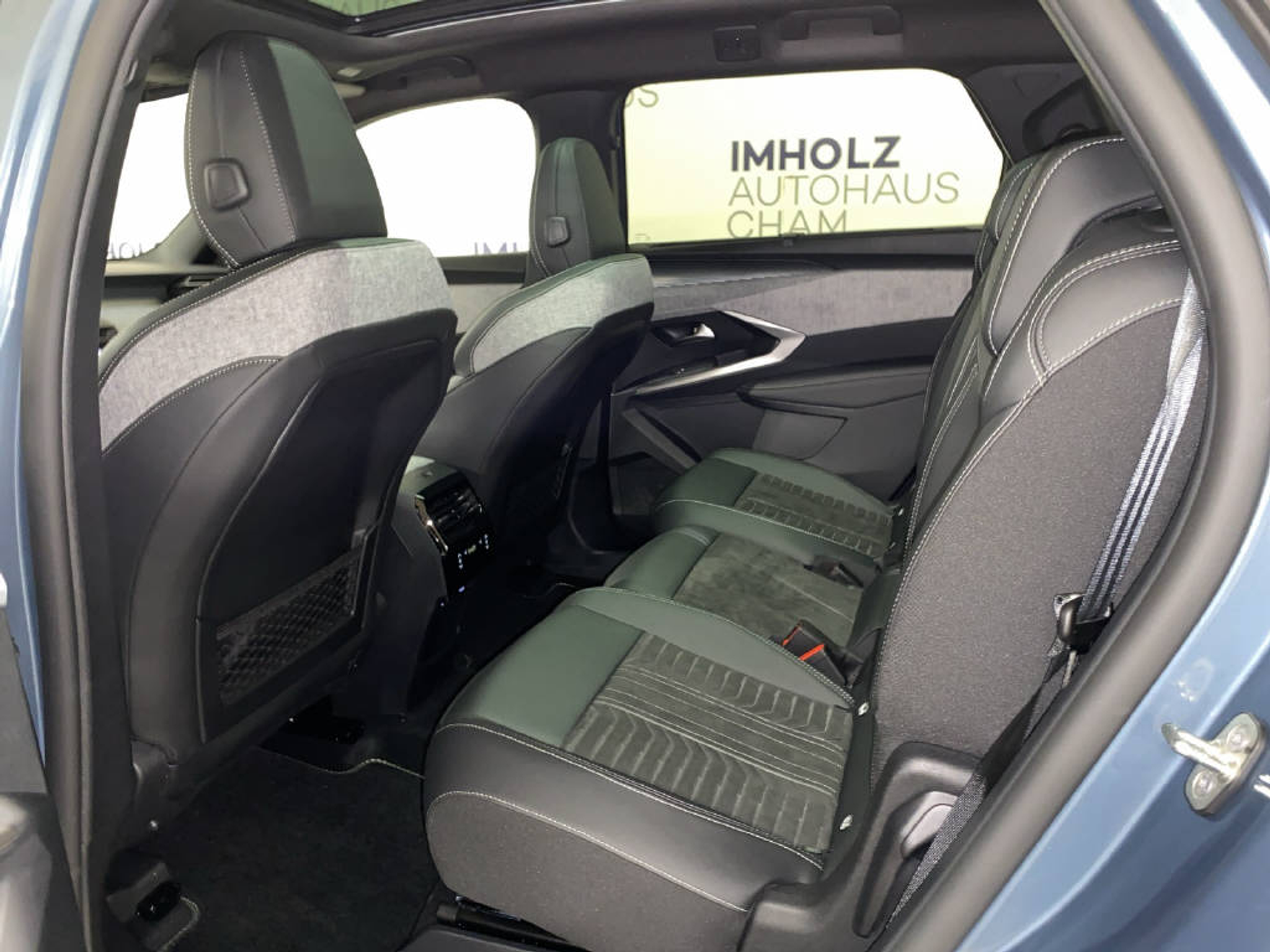 listing desktop thumbnail image 15