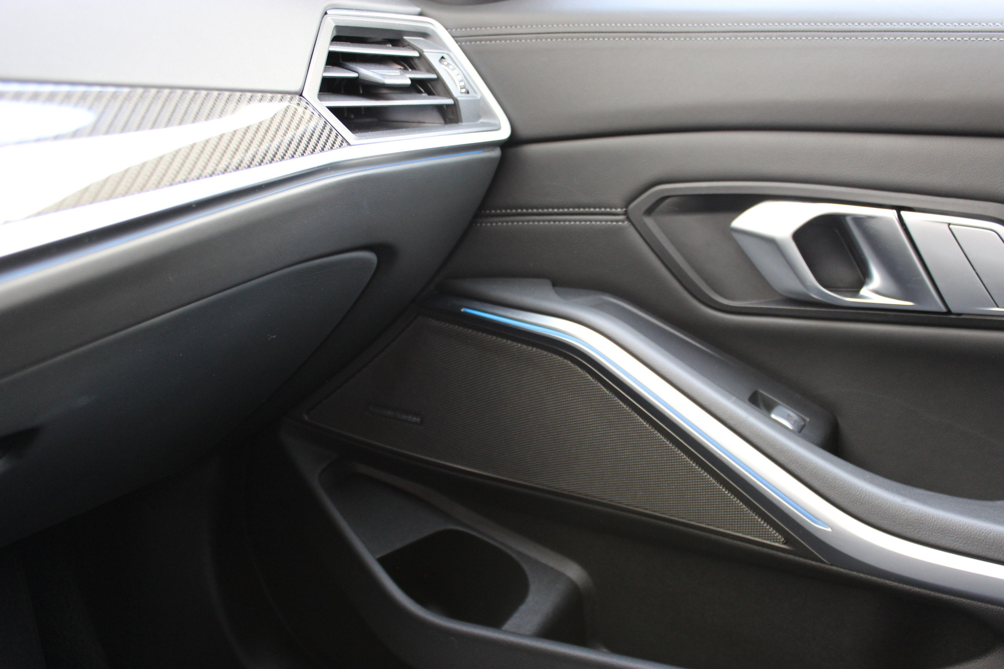 listing desktop thumbnail image 16