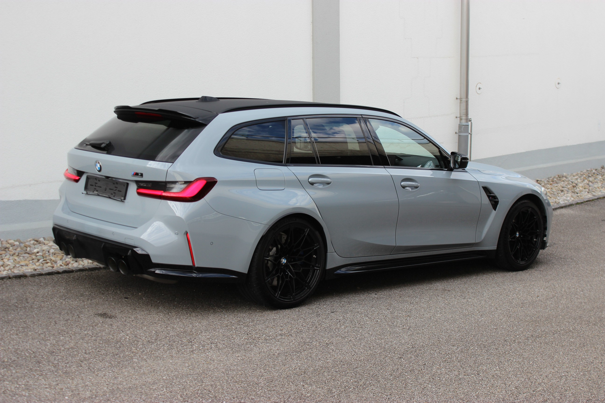 listing desktop thumbnail image 7