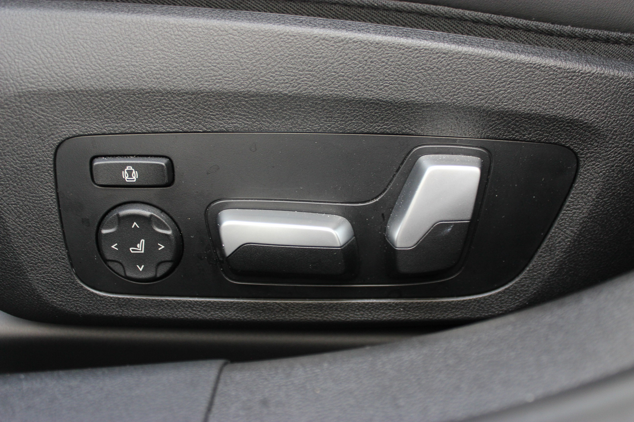 listing desktop thumbnail image 14