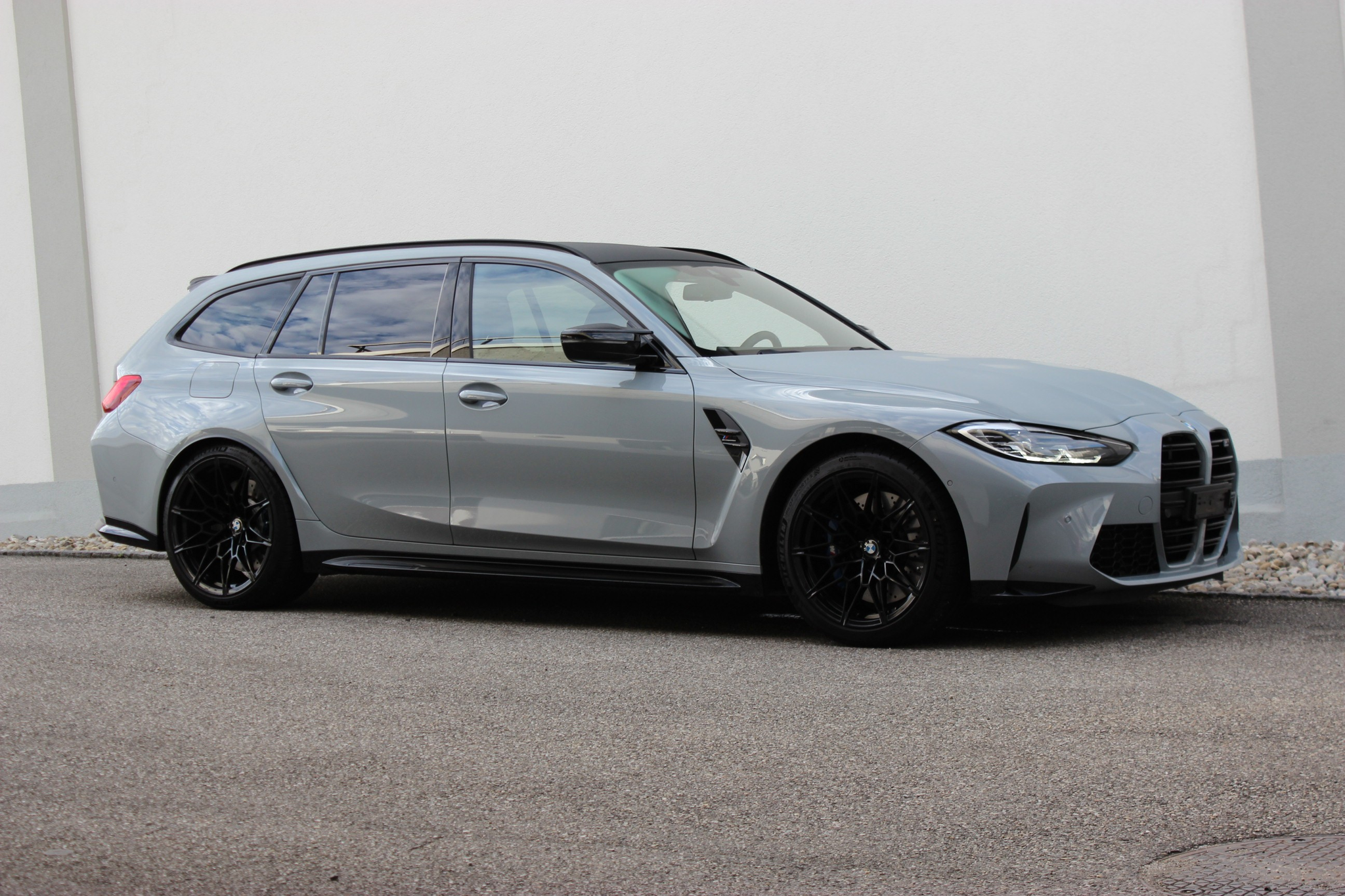 listing desktop thumbnail image 5