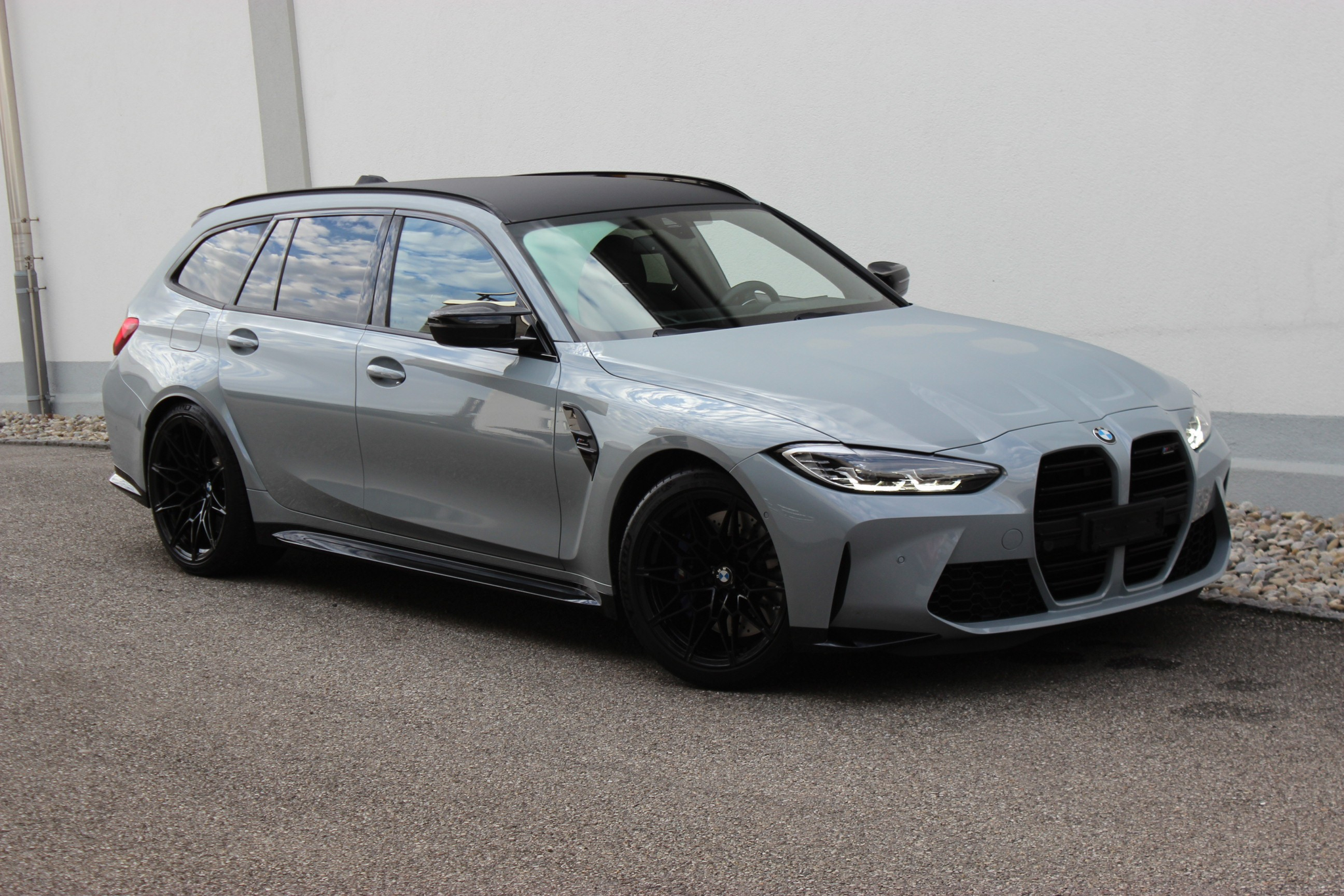 listing desktop thumbnail image 2