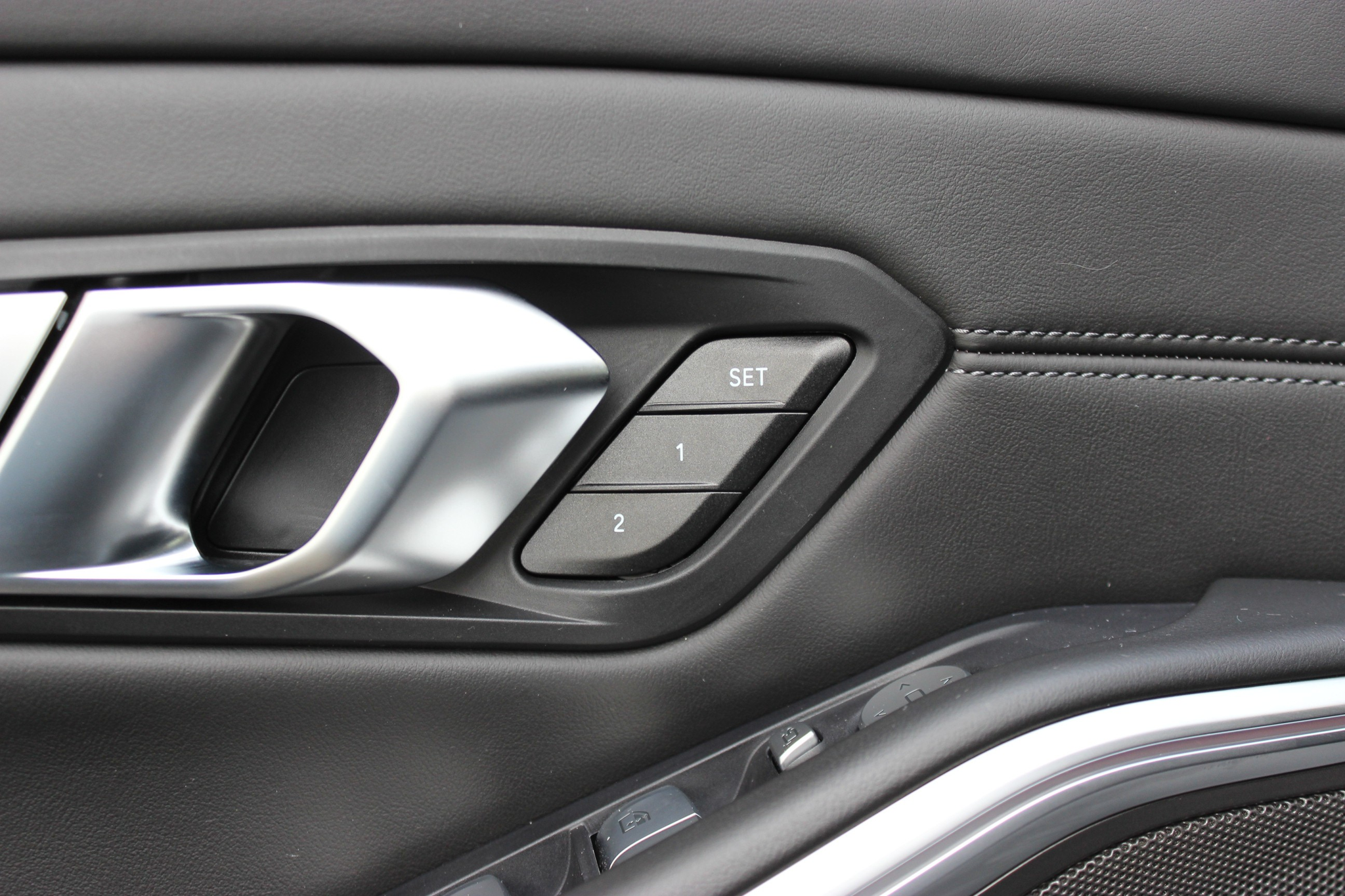 listing desktop thumbnail image 12