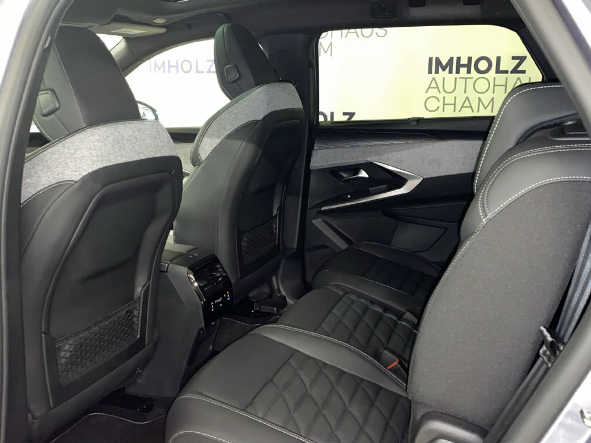 listing desktop thumbnail image 15