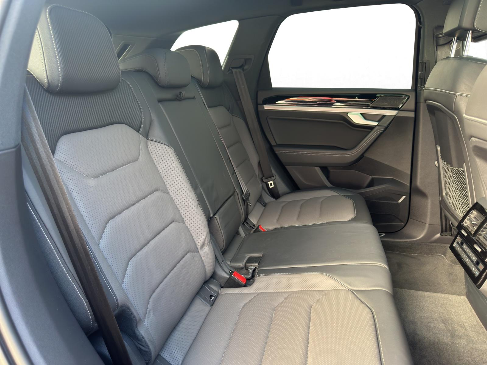 listing desktop thumbnail image 14