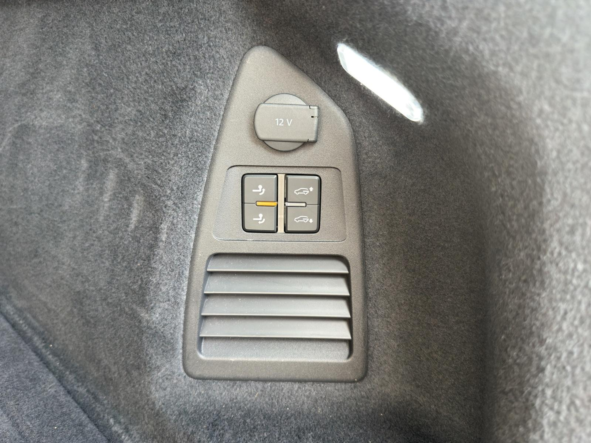 listing desktop thumbnail image 17