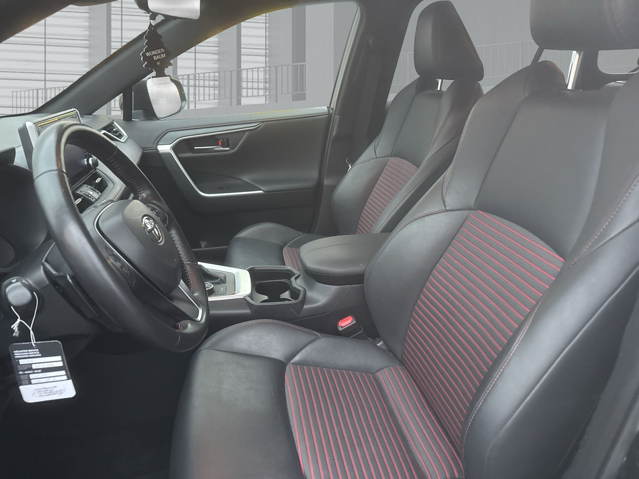 listing desktop thumbnail image 11