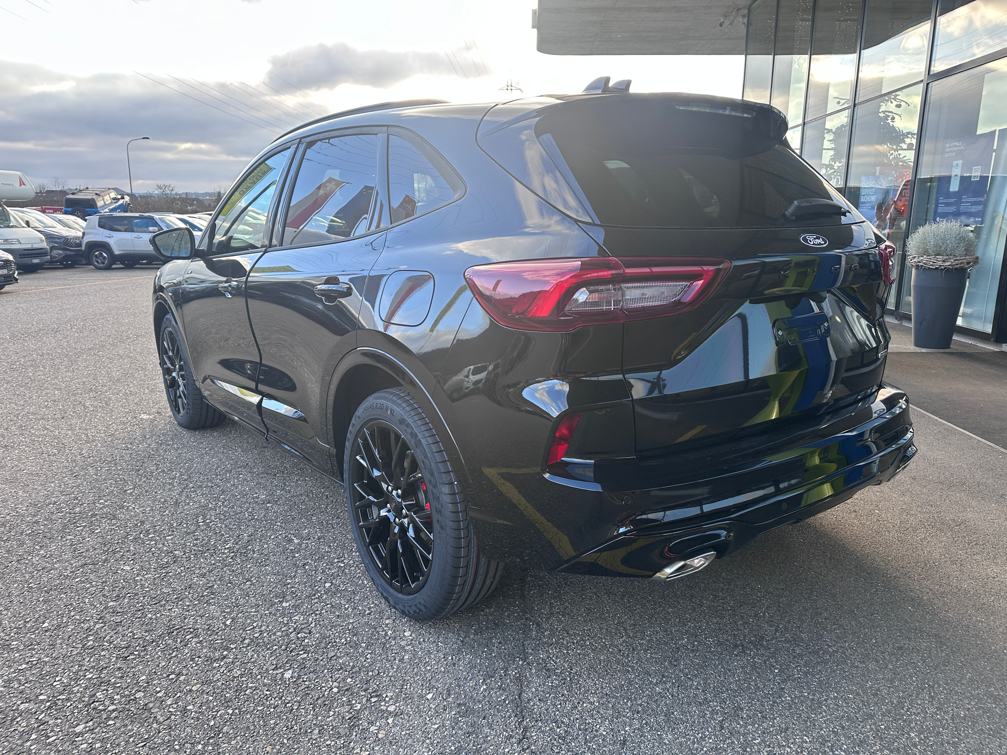 listing desktop thumbnail image 4