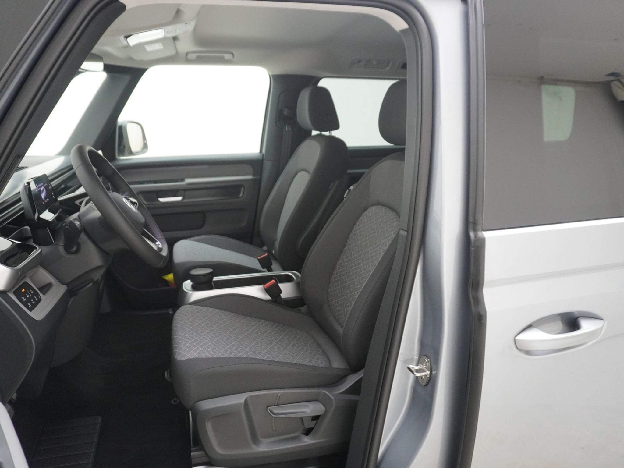 listing desktop thumbnail image 11