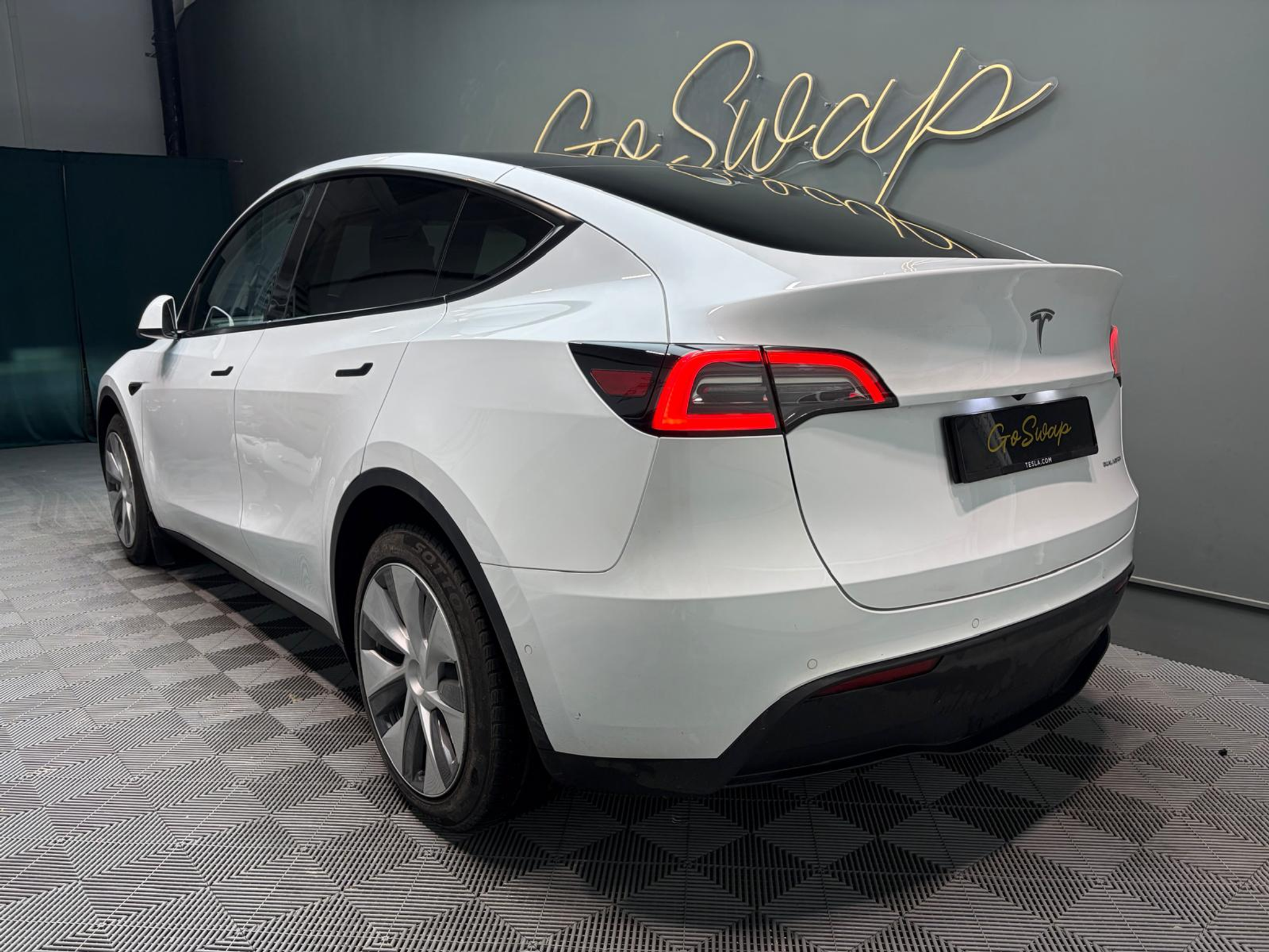 listing desktop thumbnail image 9