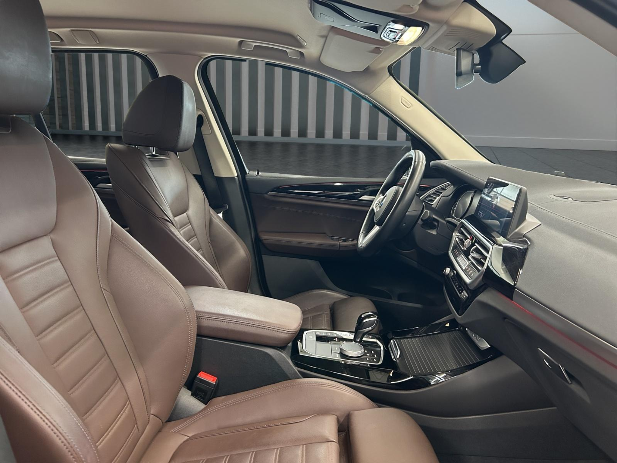 listing desktop thumbnail image 16