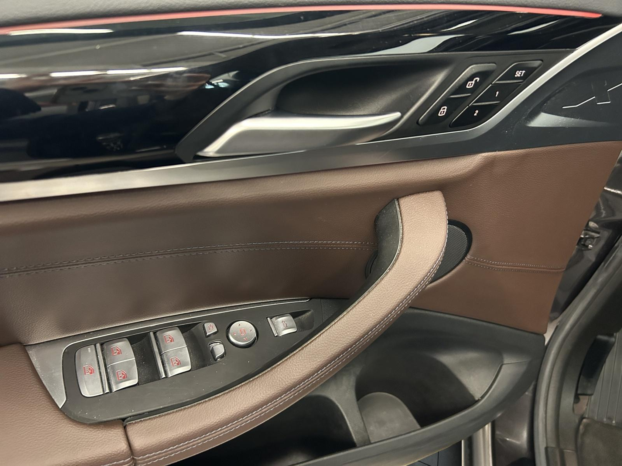 listing desktop thumbnail image 13