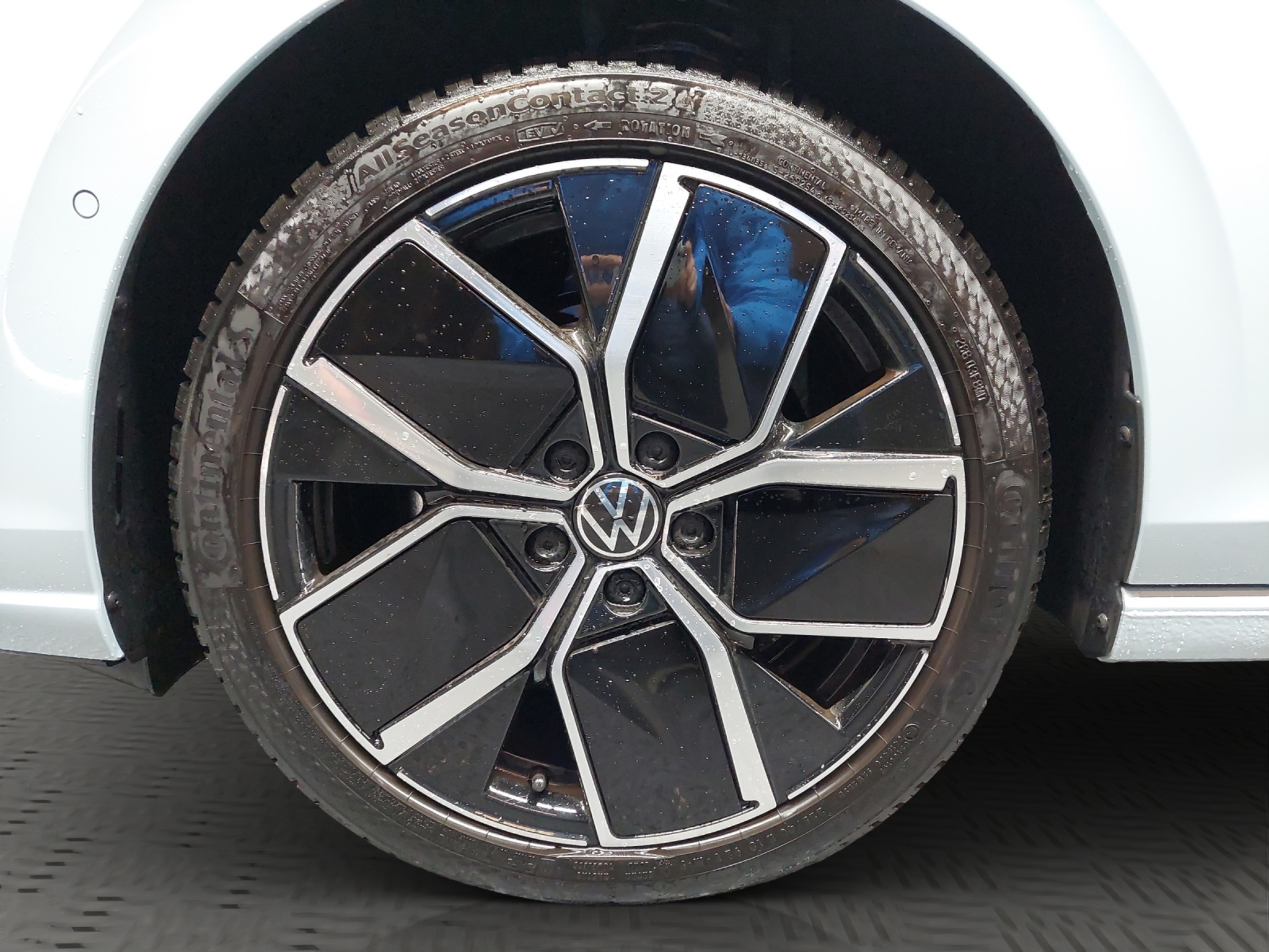 listing desktop thumbnail image 12