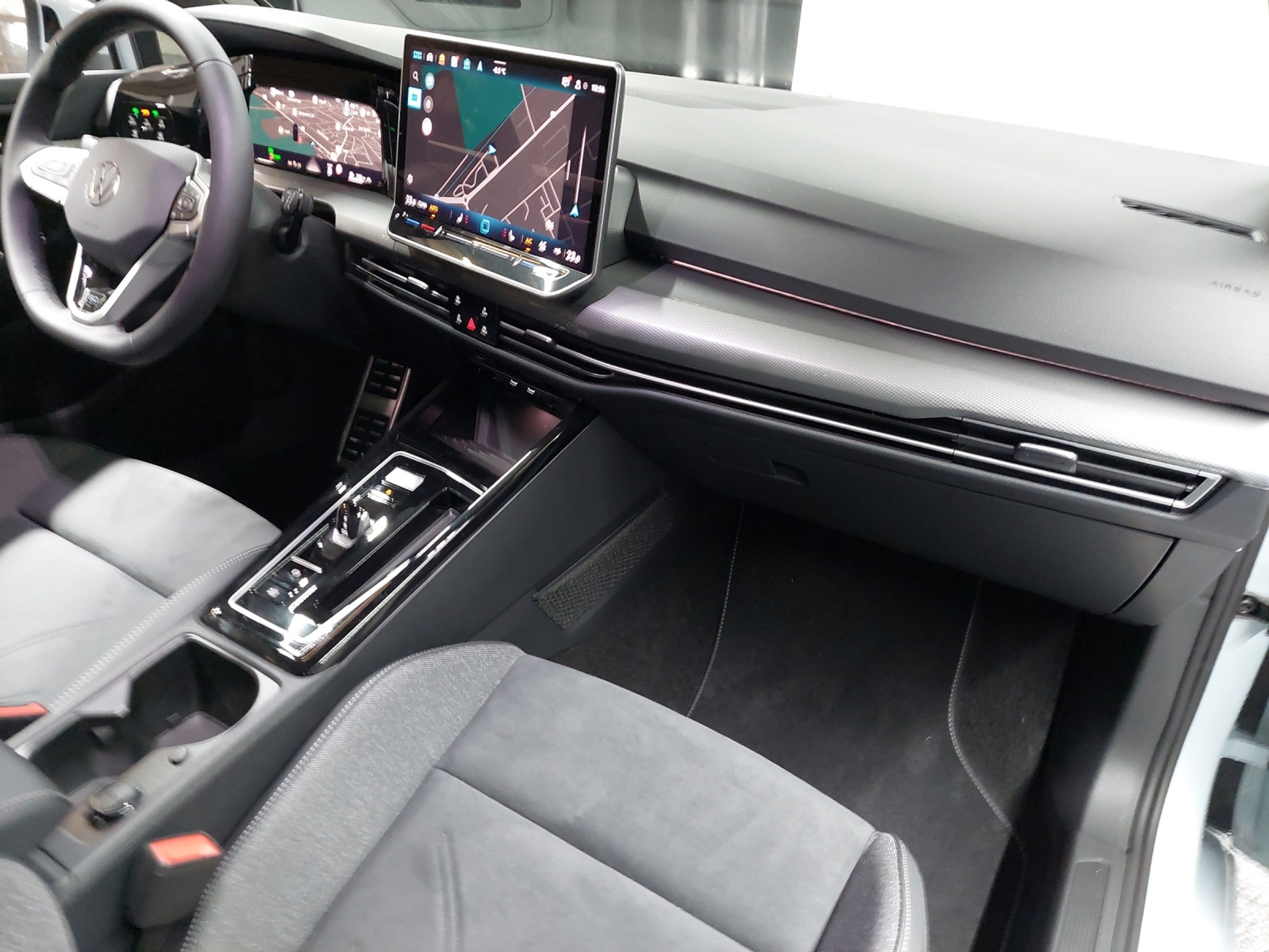 listing desktop thumbnail image 9