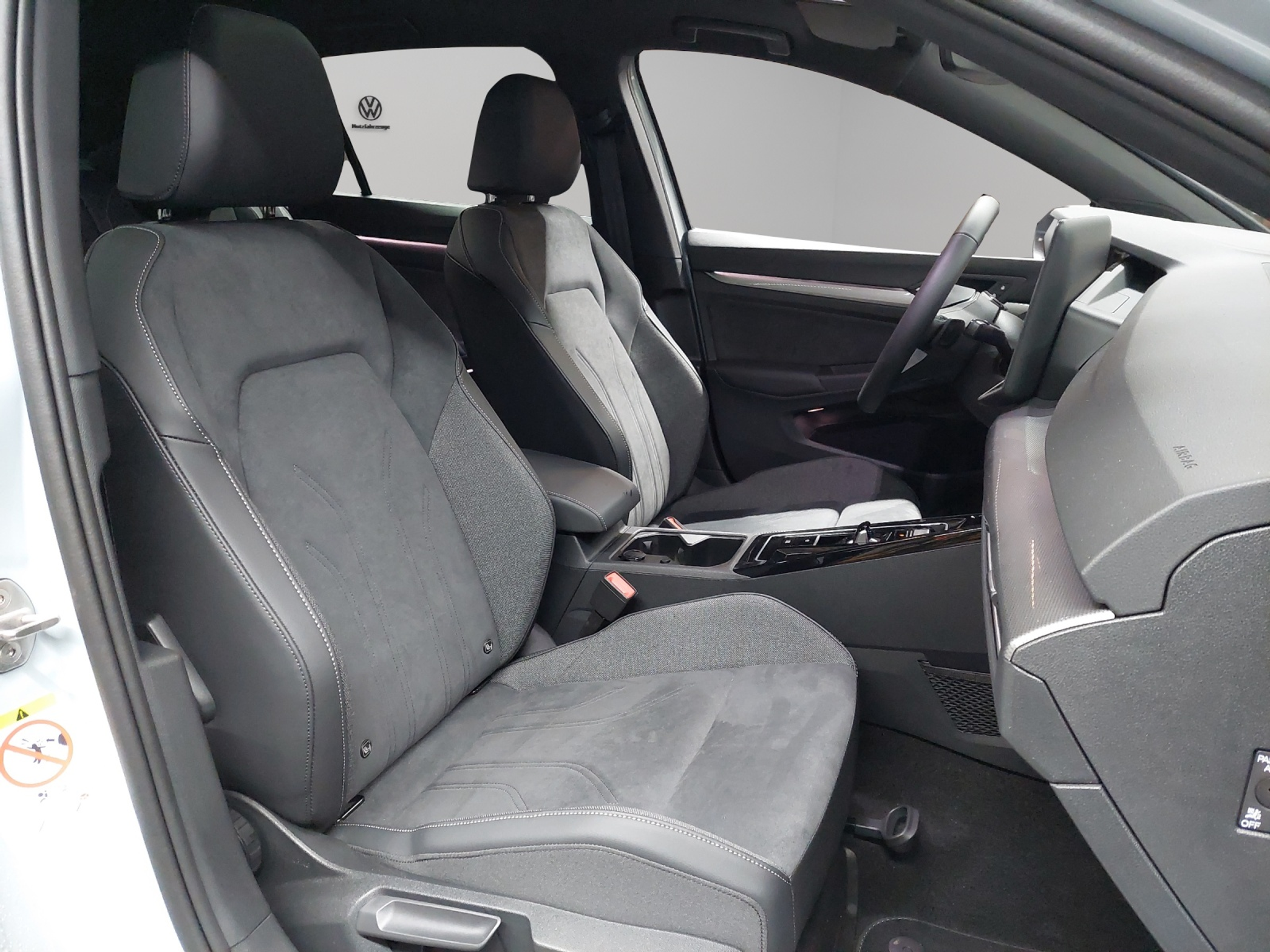 listing desktop thumbnail image 8