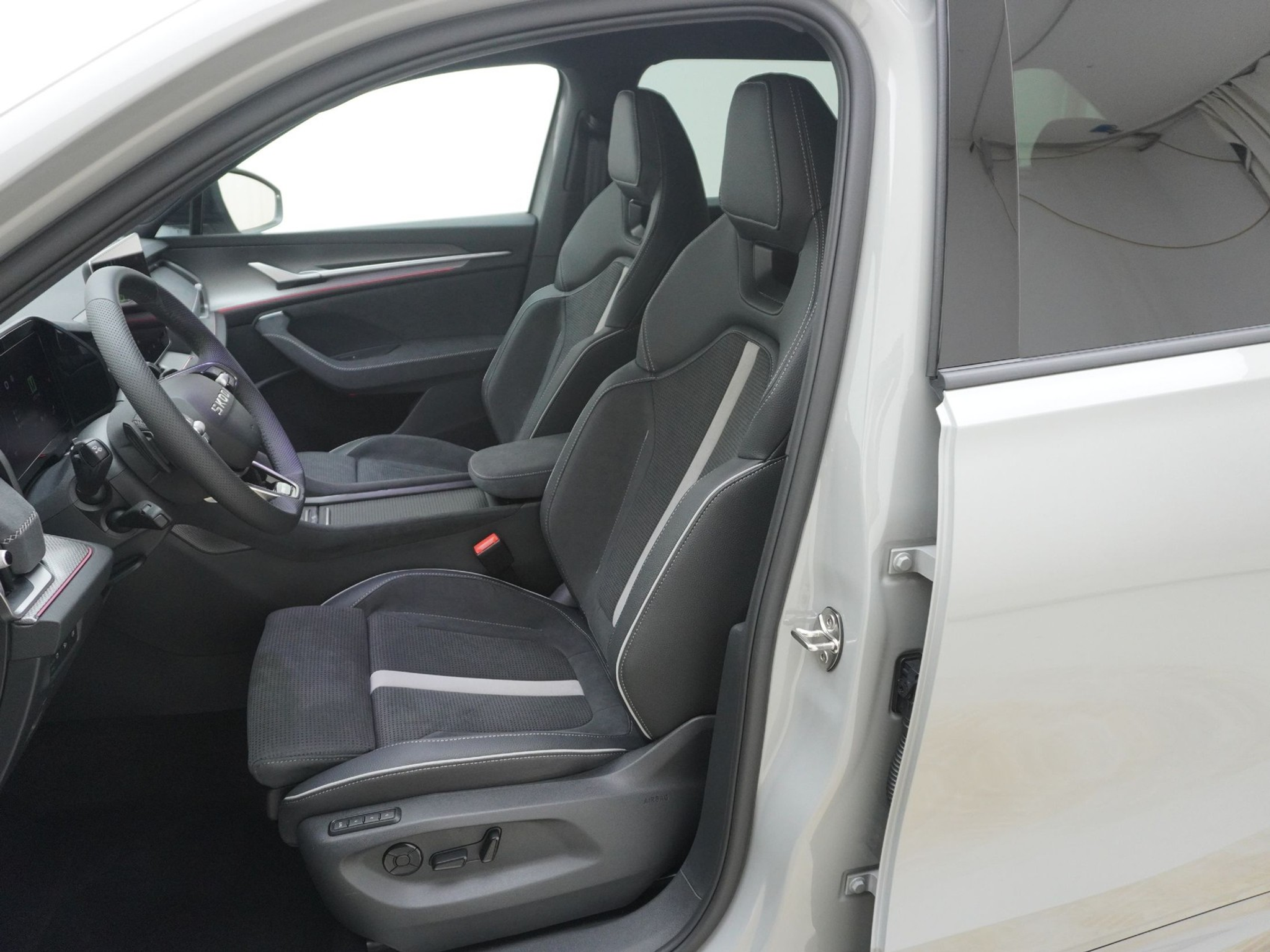 listing desktop thumbnail image 13