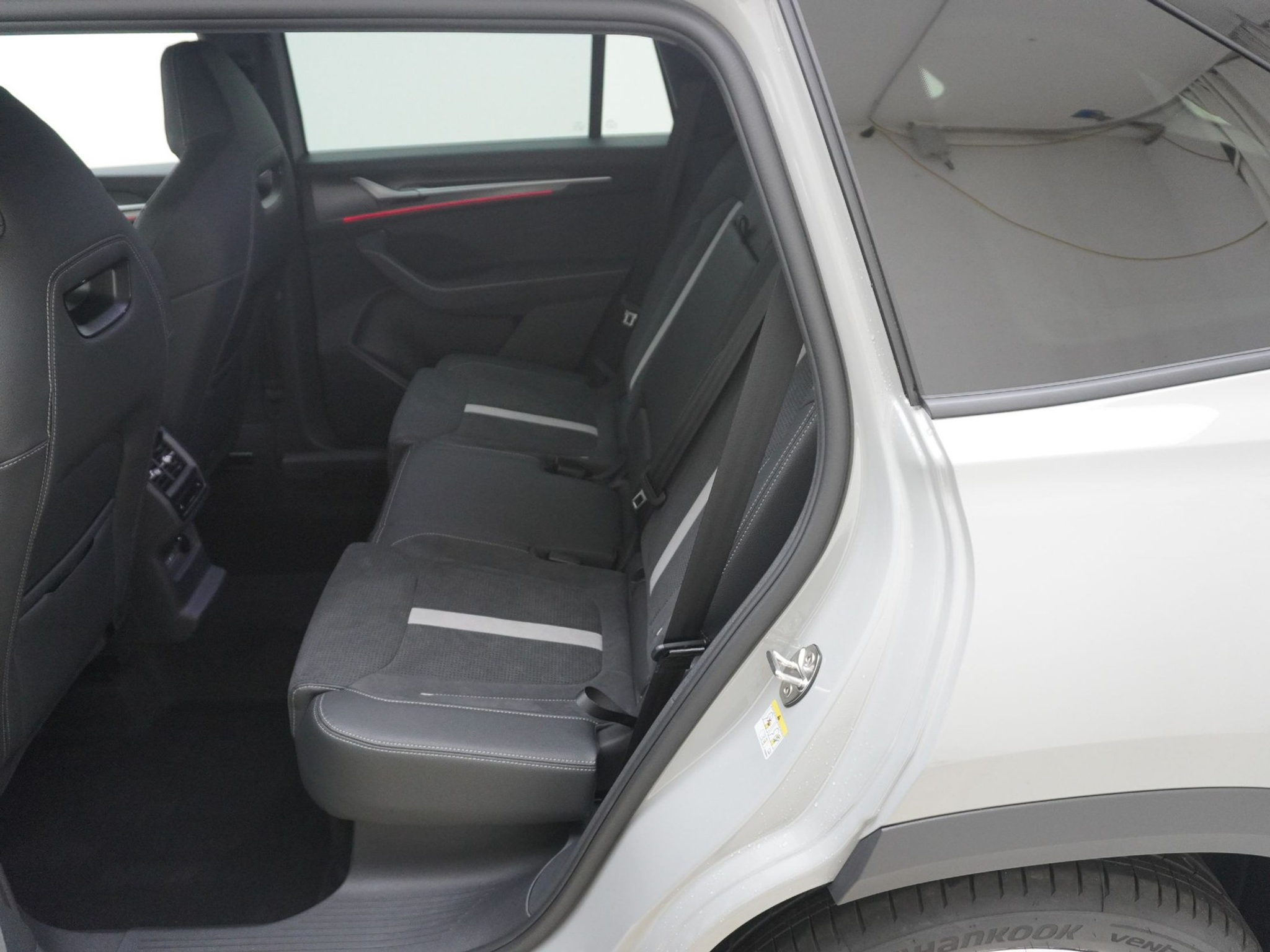 listing desktop thumbnail image 15