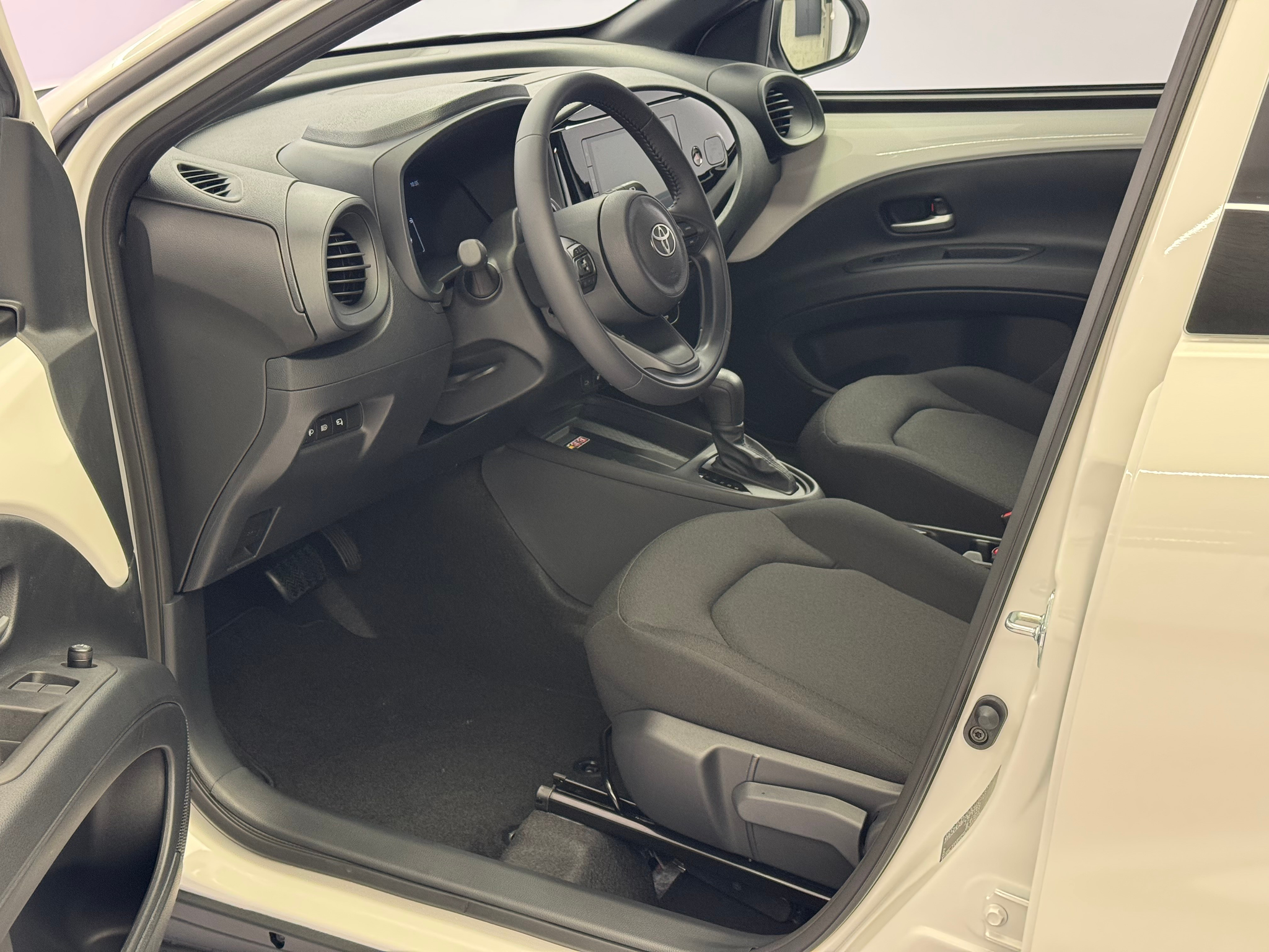 listing desktop thumbnail image 6