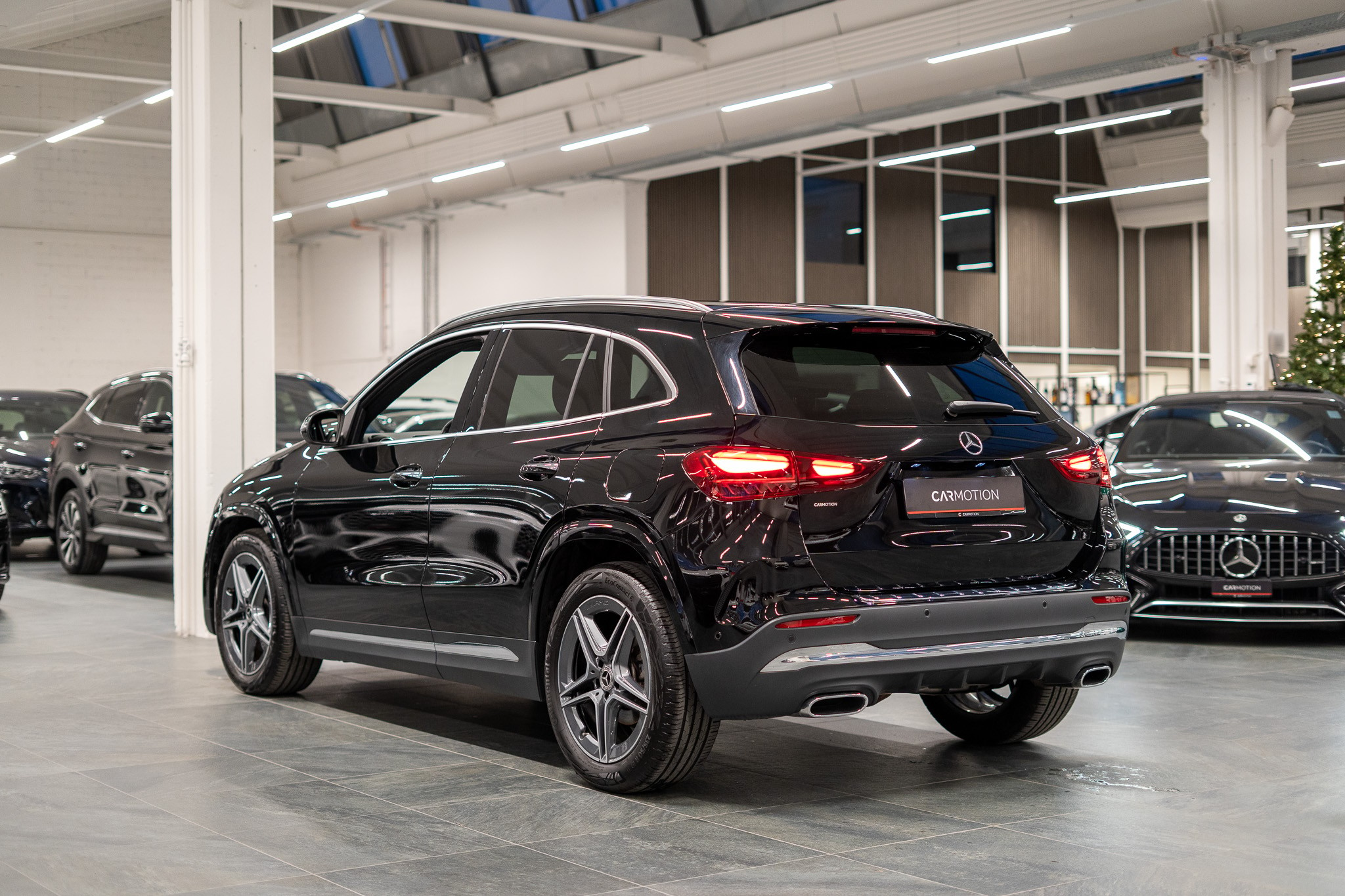 listing desktop thumbnail image 6