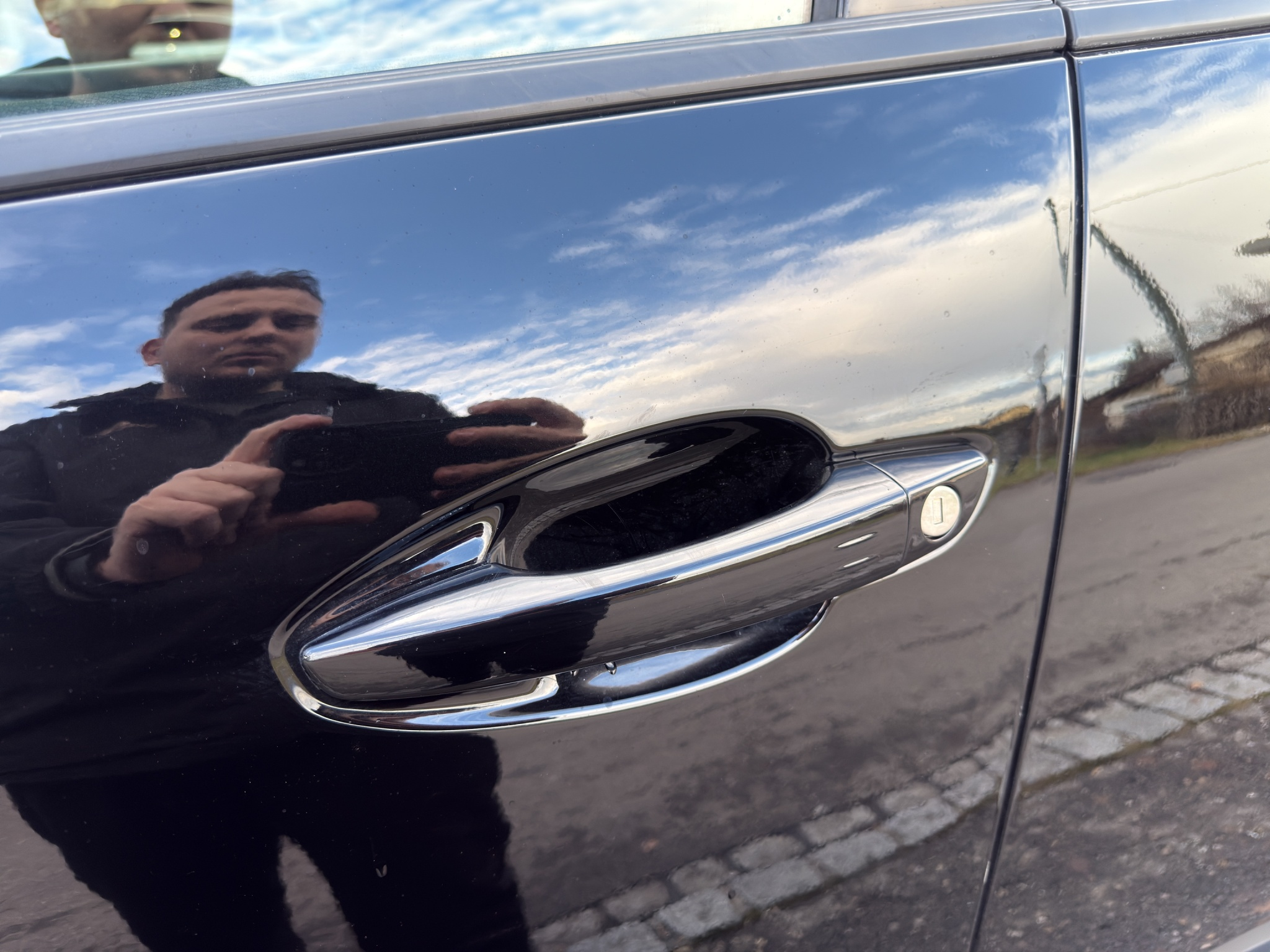 listing desktop thumbnail image 25