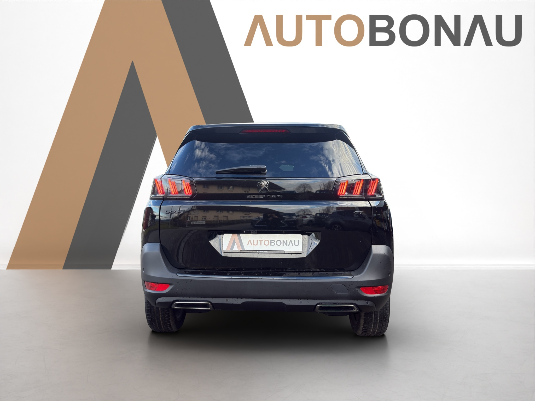 listing desktop thumbnail image 3