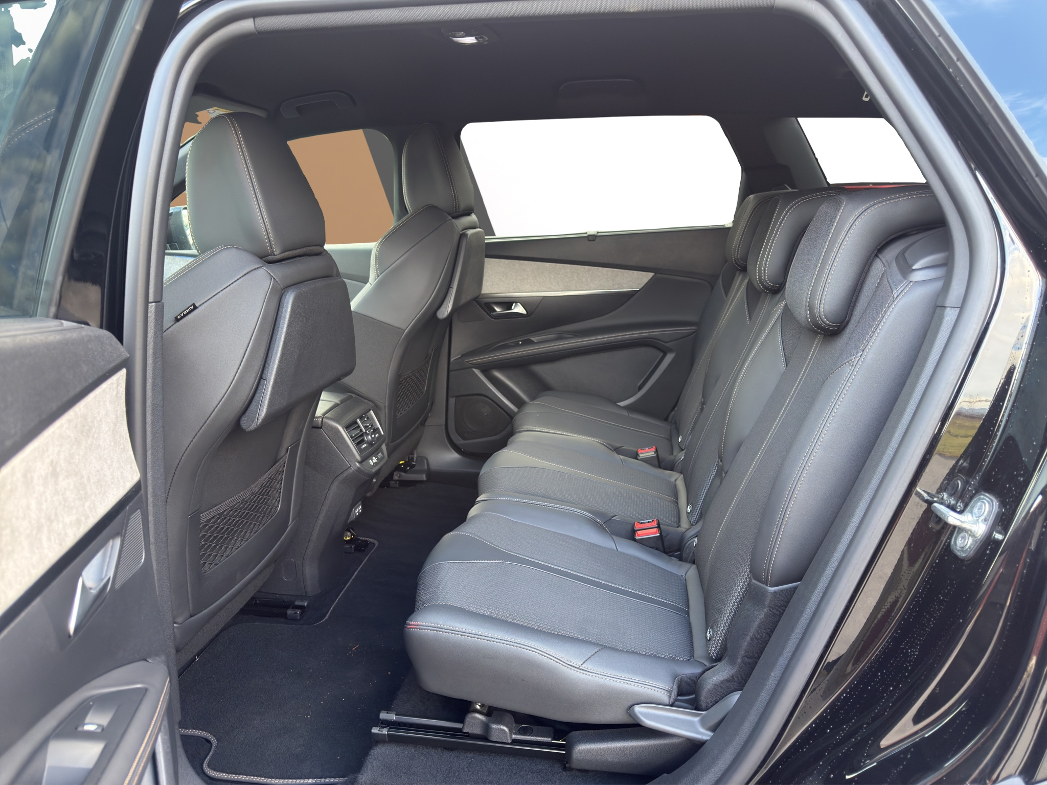 listing desktop thumbnail image 12